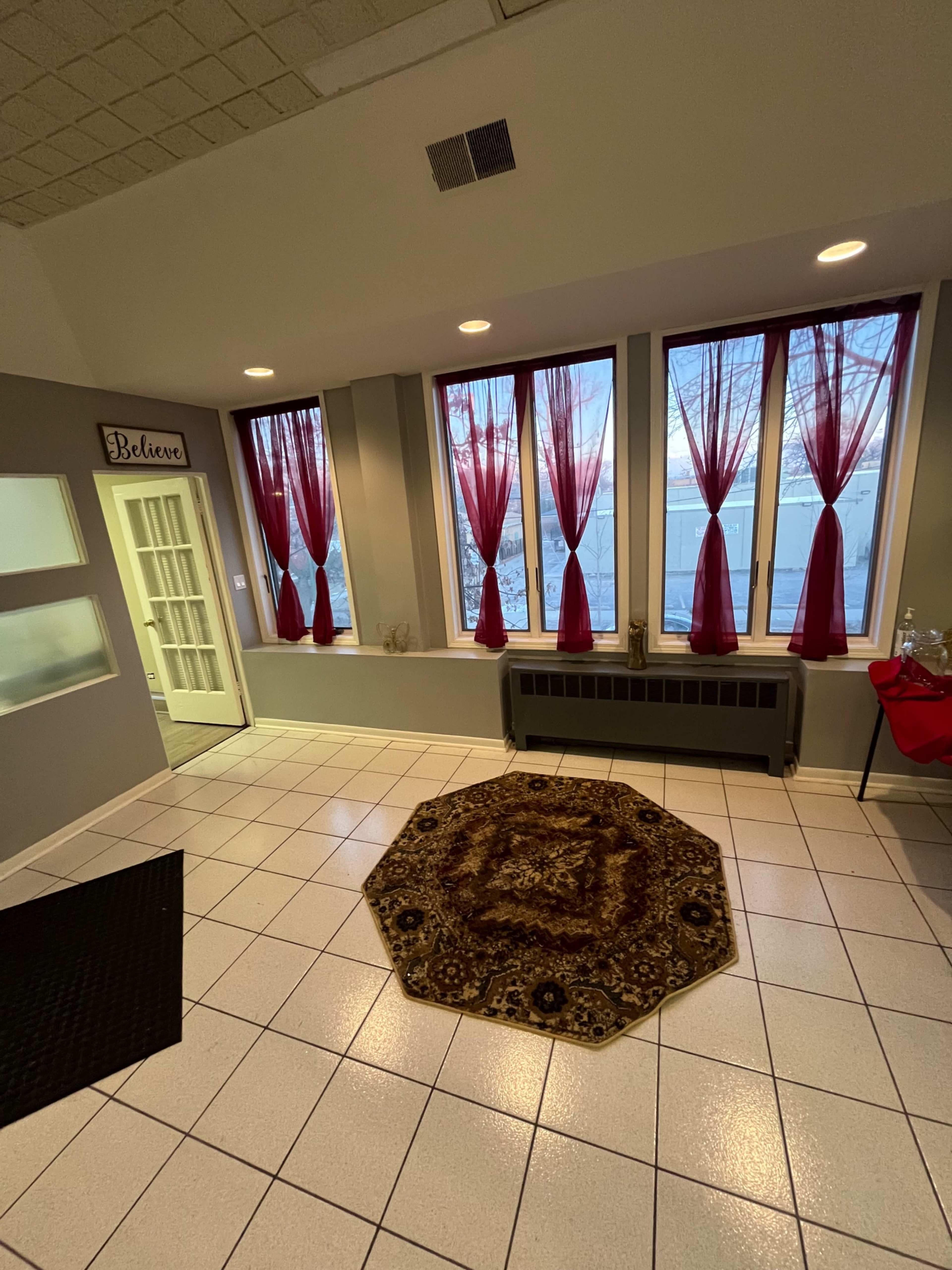Beverly area Luxury Massage suites for rent Image in South Side, Chicago, IL