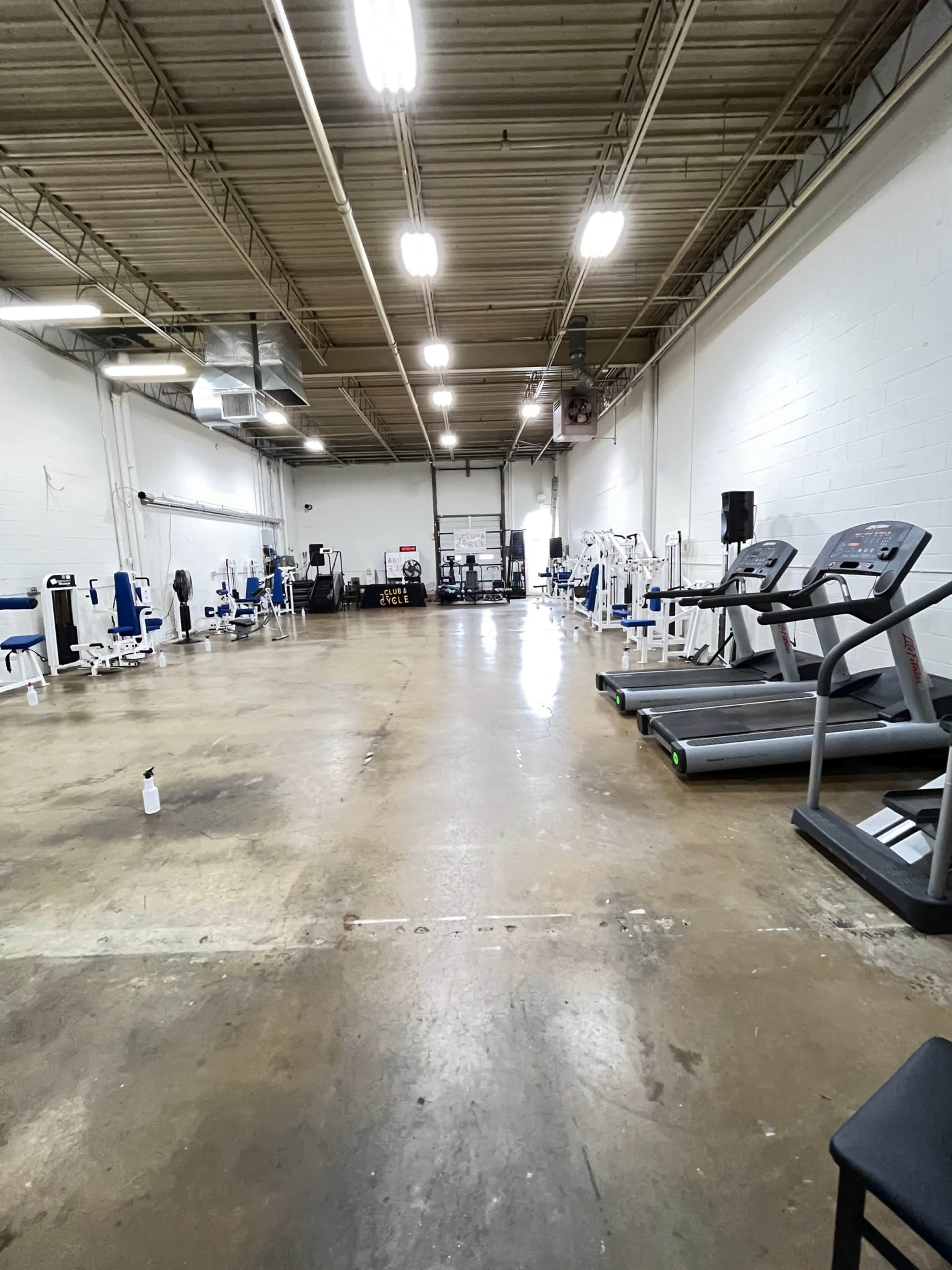 Warehouse space with plenty of parking Image in Windsor Mill, Windsor mill, MD