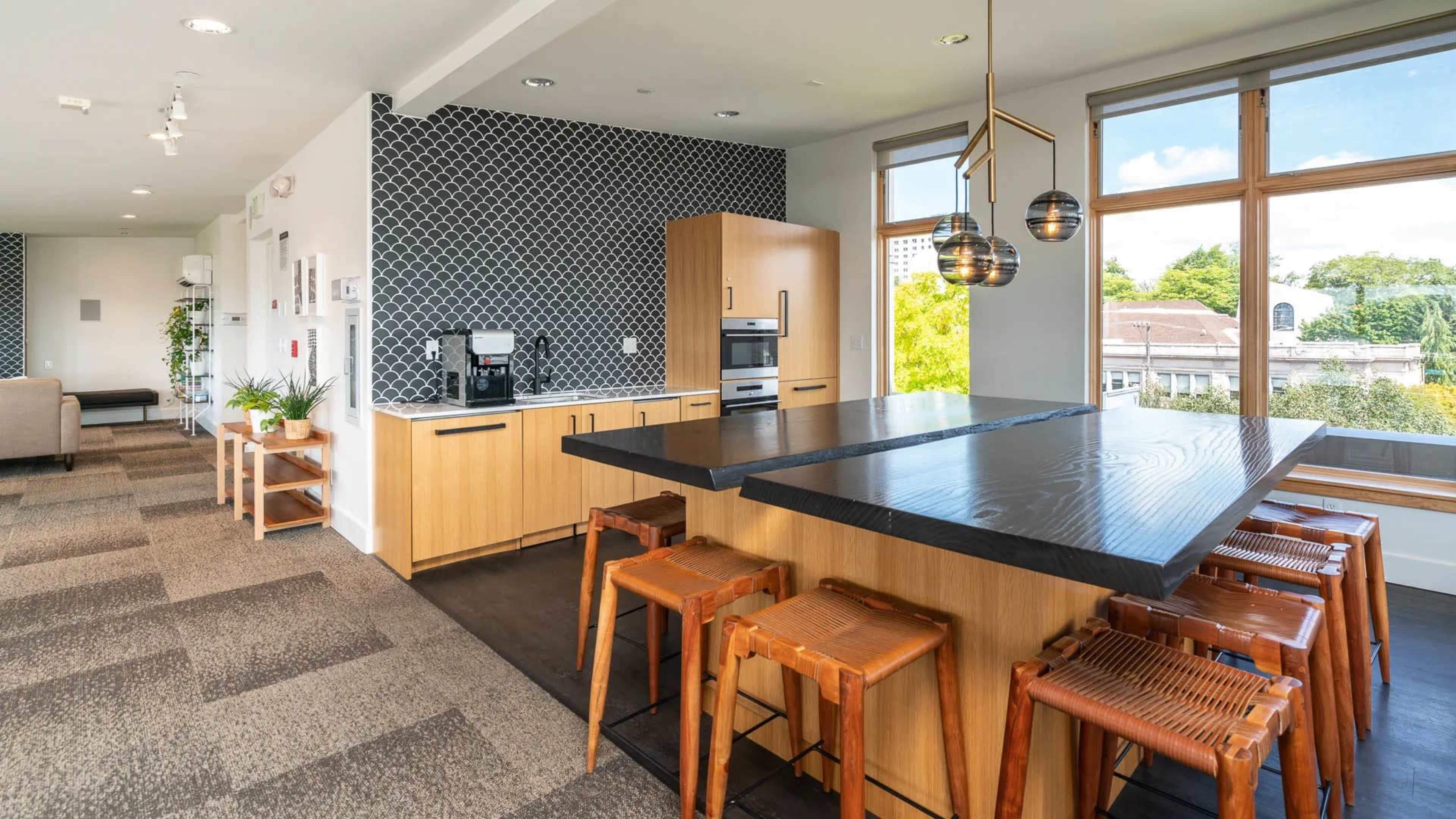 Rooftop Lounge with Sunny Vibes and Capitol (Hill) Views Image in Cherry Hill, Seattle, WA