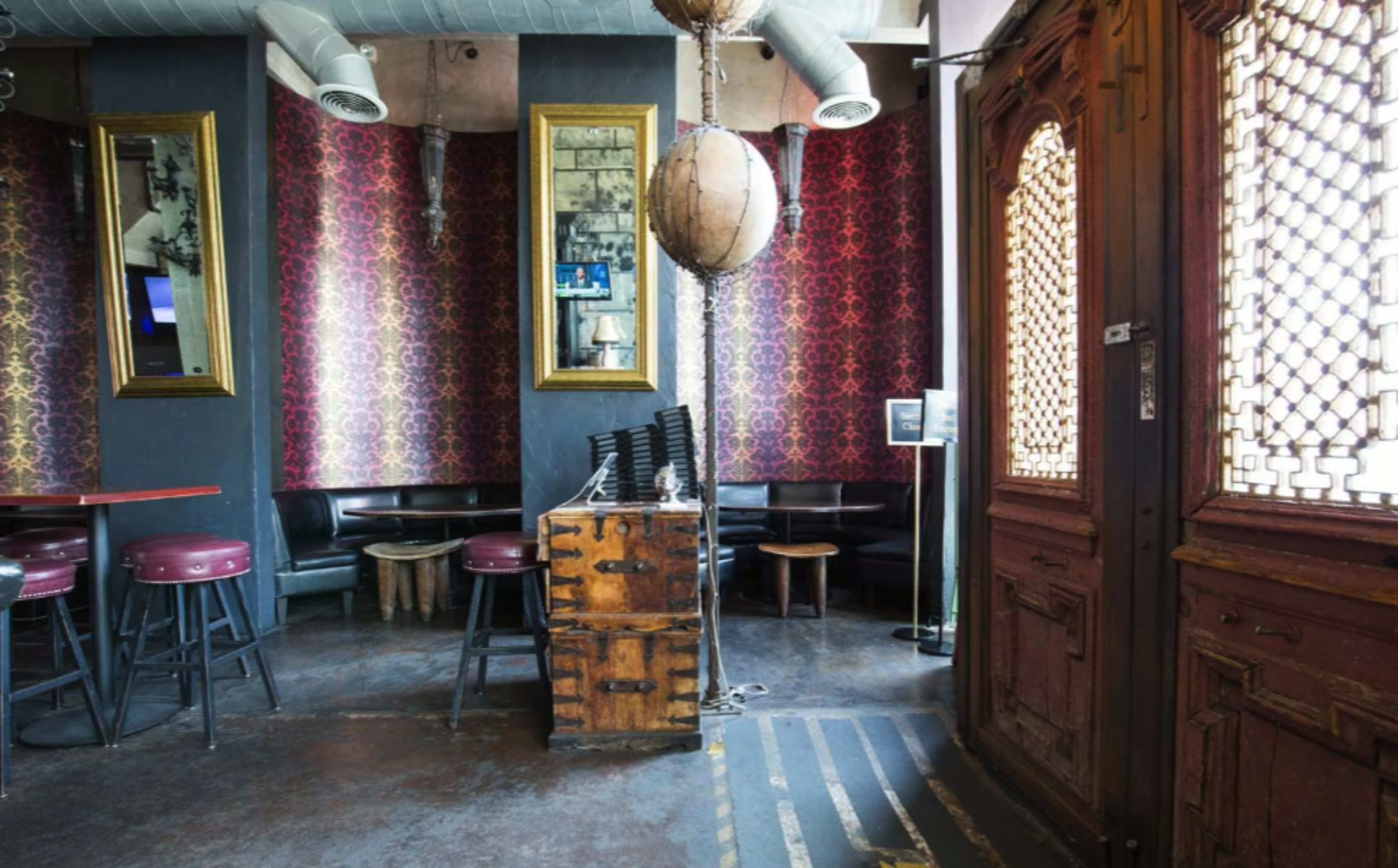 Main Room & Bar Image in Hollywood, Los Angeles, CA