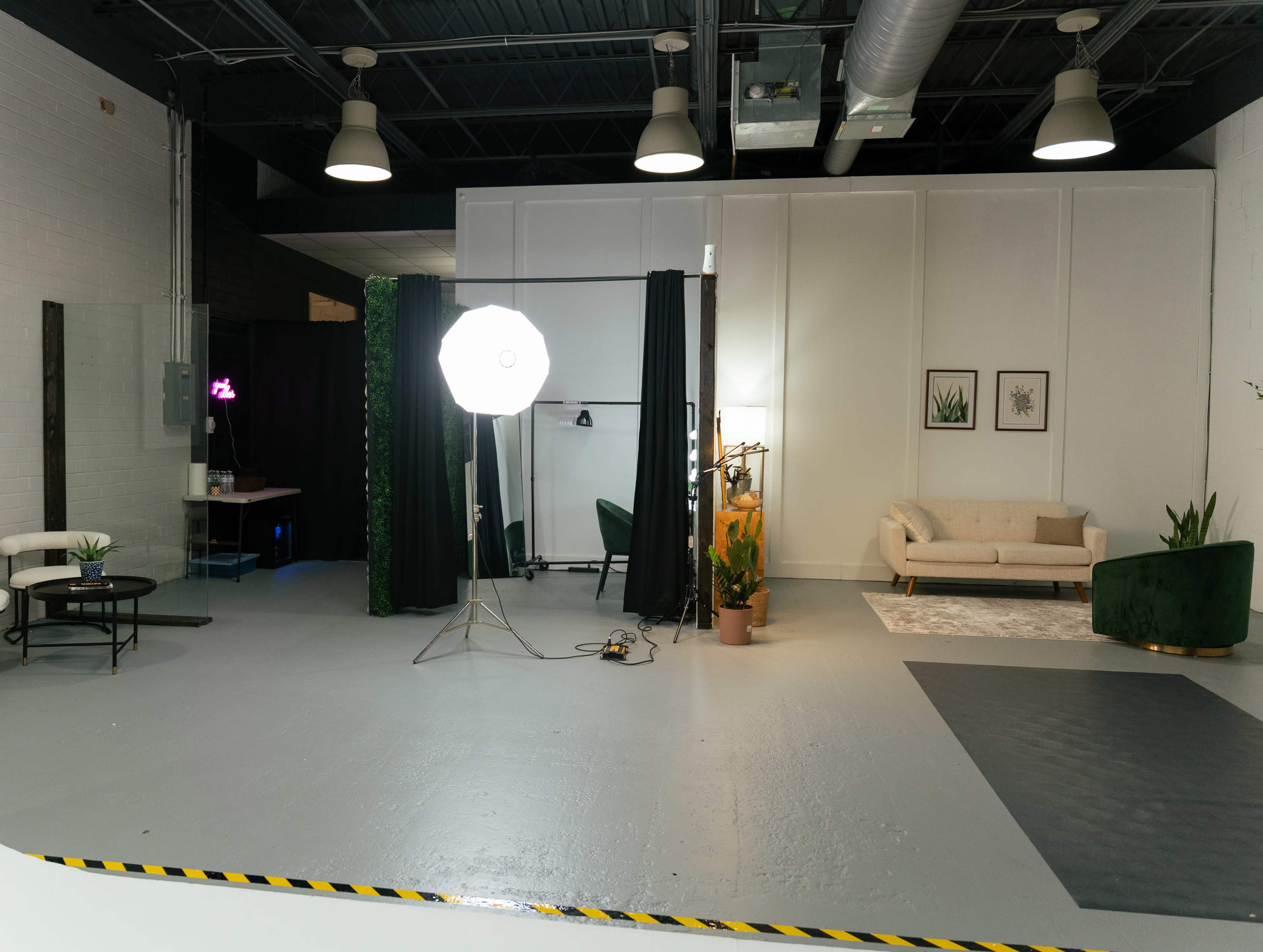 Modern Creative Studio in Charlotte with Multiple Setups Image in Starmount, Charlotte, NC