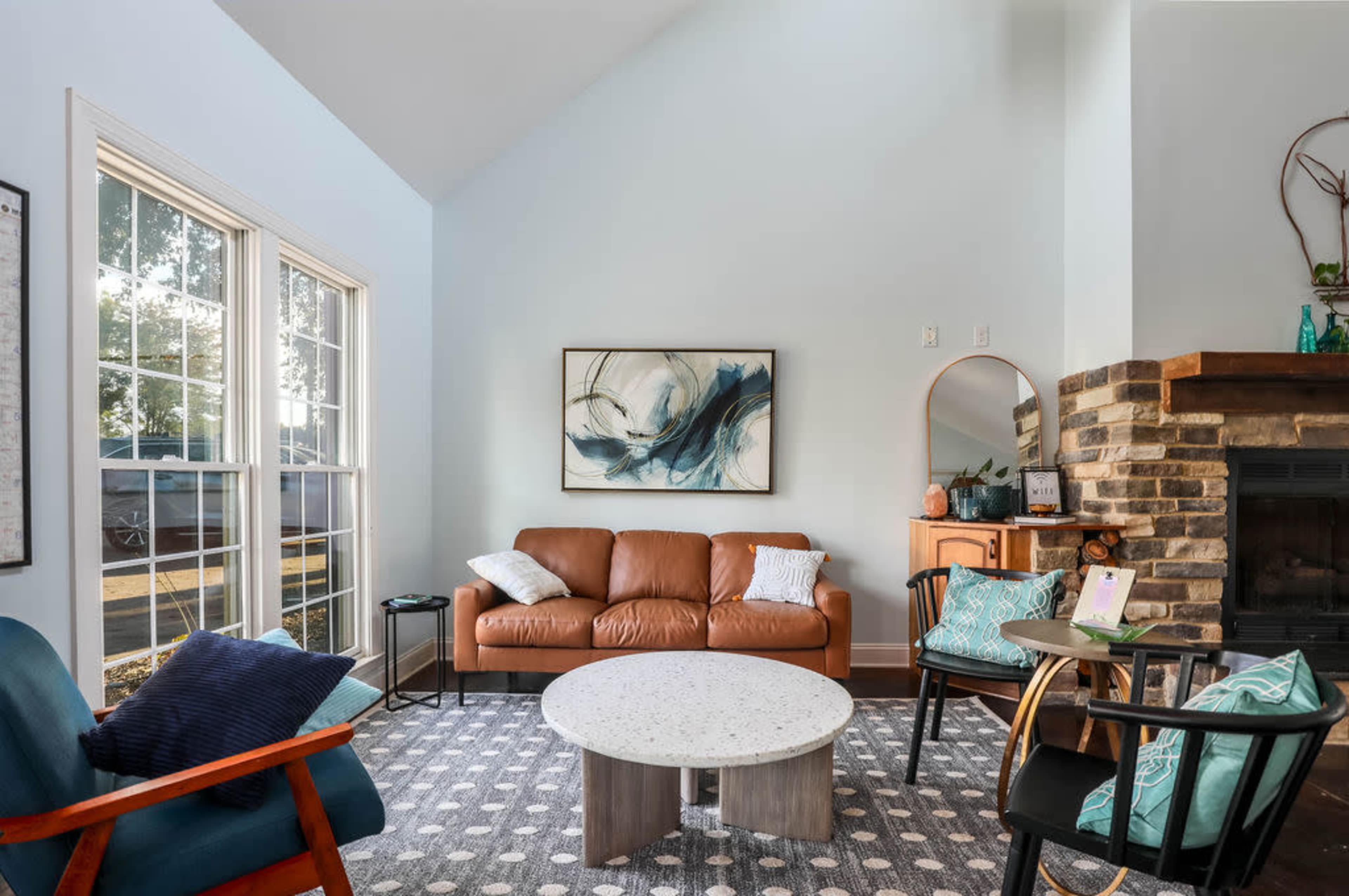 Stunning Multi-Level Property Image in Greensboro, Greensboro, NC