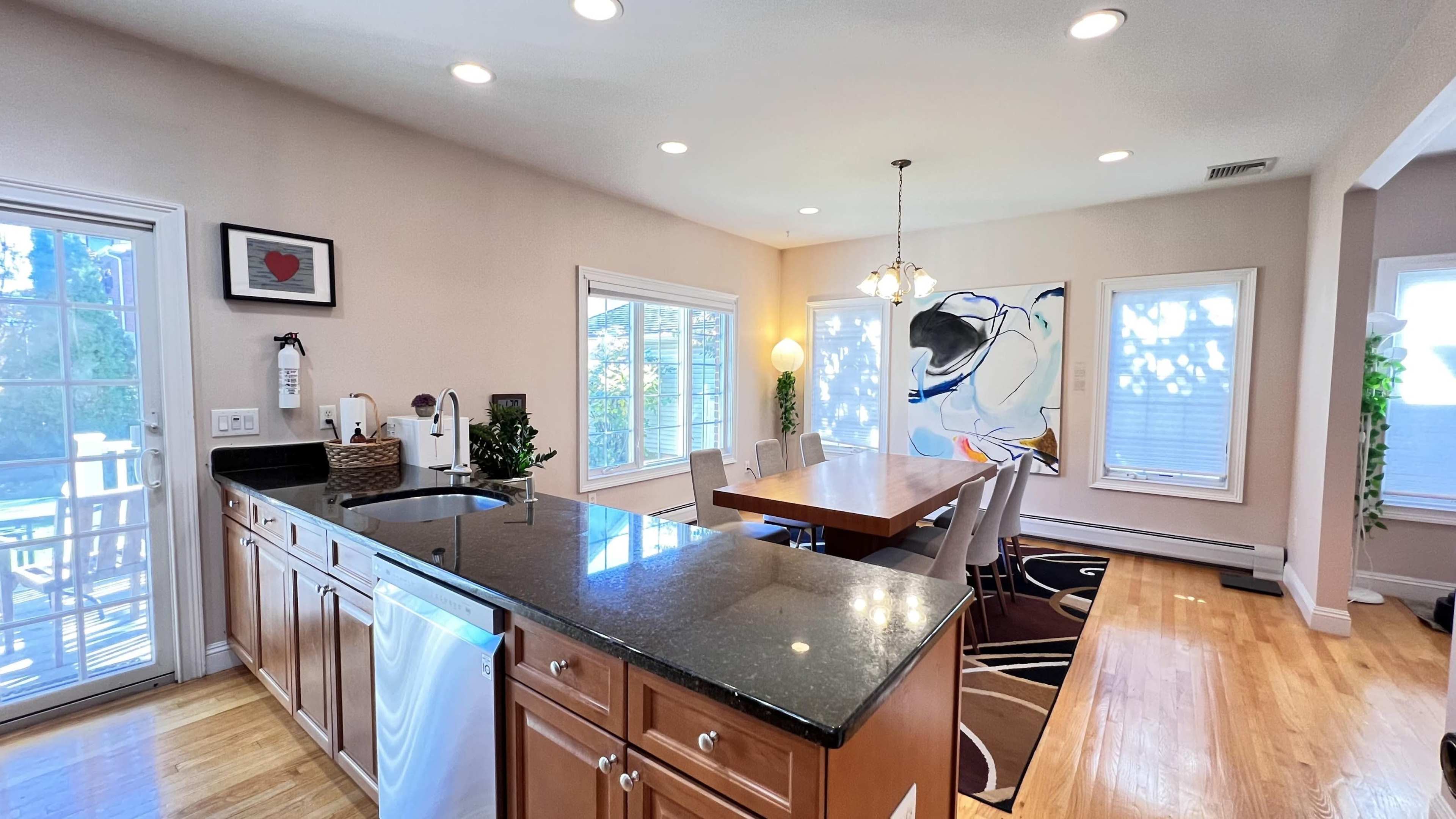 Modern Suburban Retreat with Art and Garden View Image in Ridgefield, Ridgefield, NJ