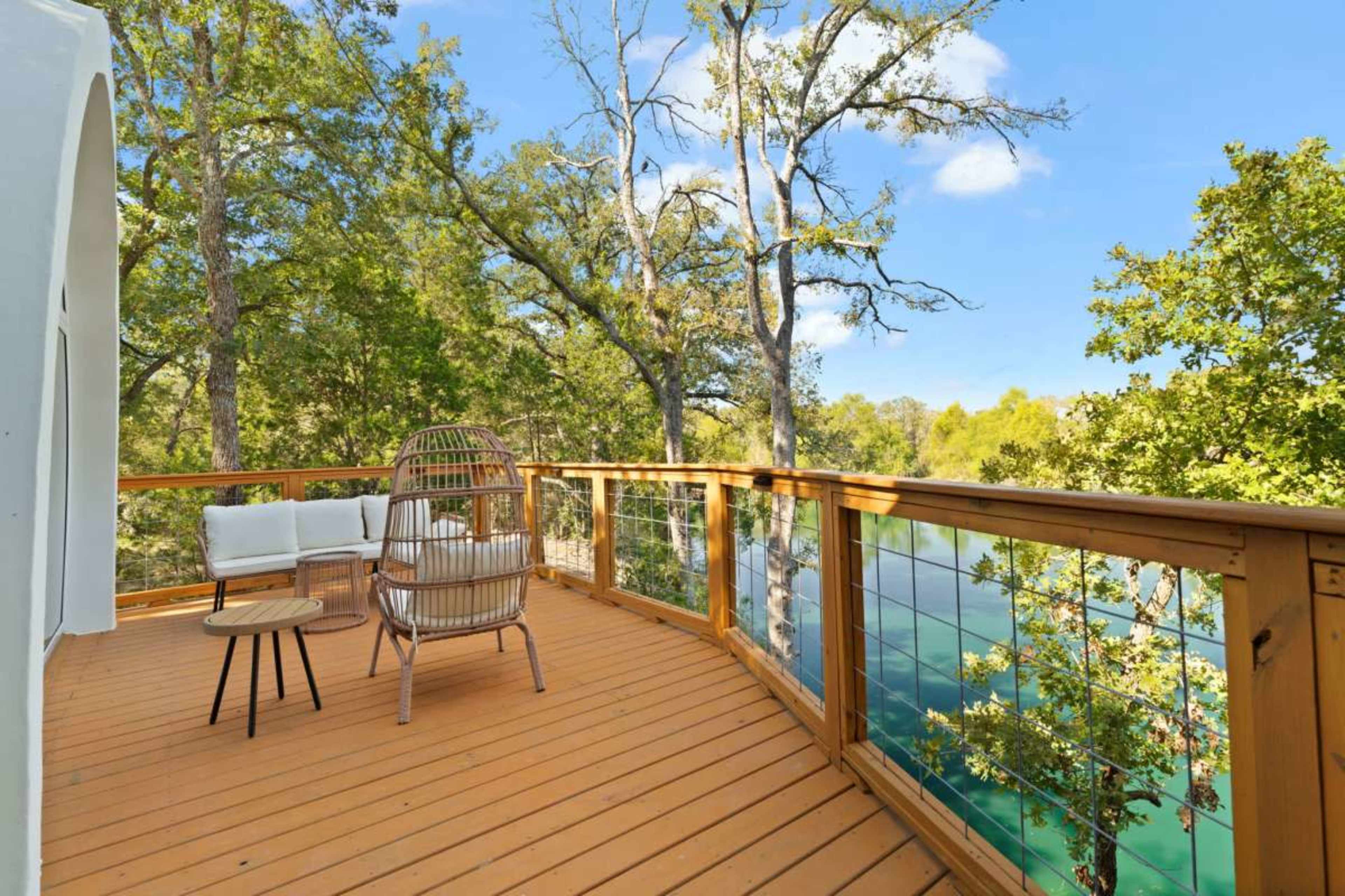 Magical Event Oasis with Geodomes & Nature Views Image in , Elgin, TX