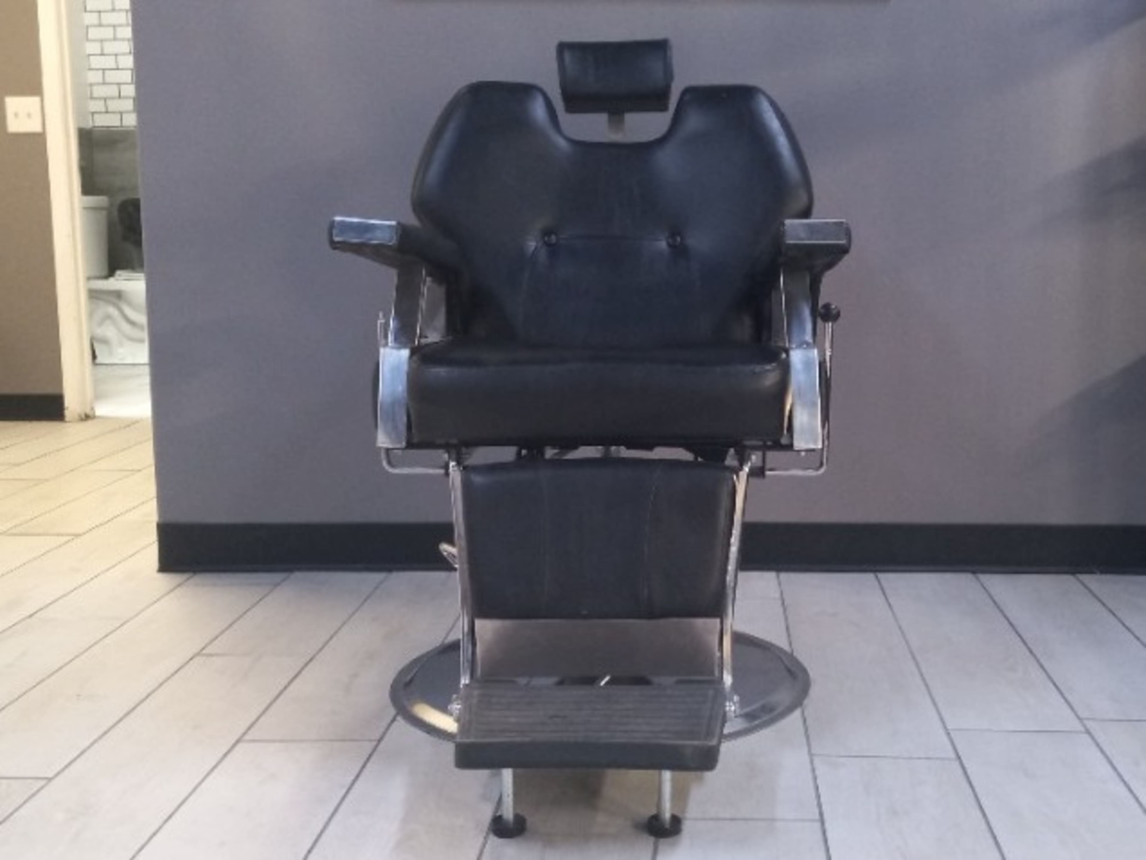 Prop - Barber Chair