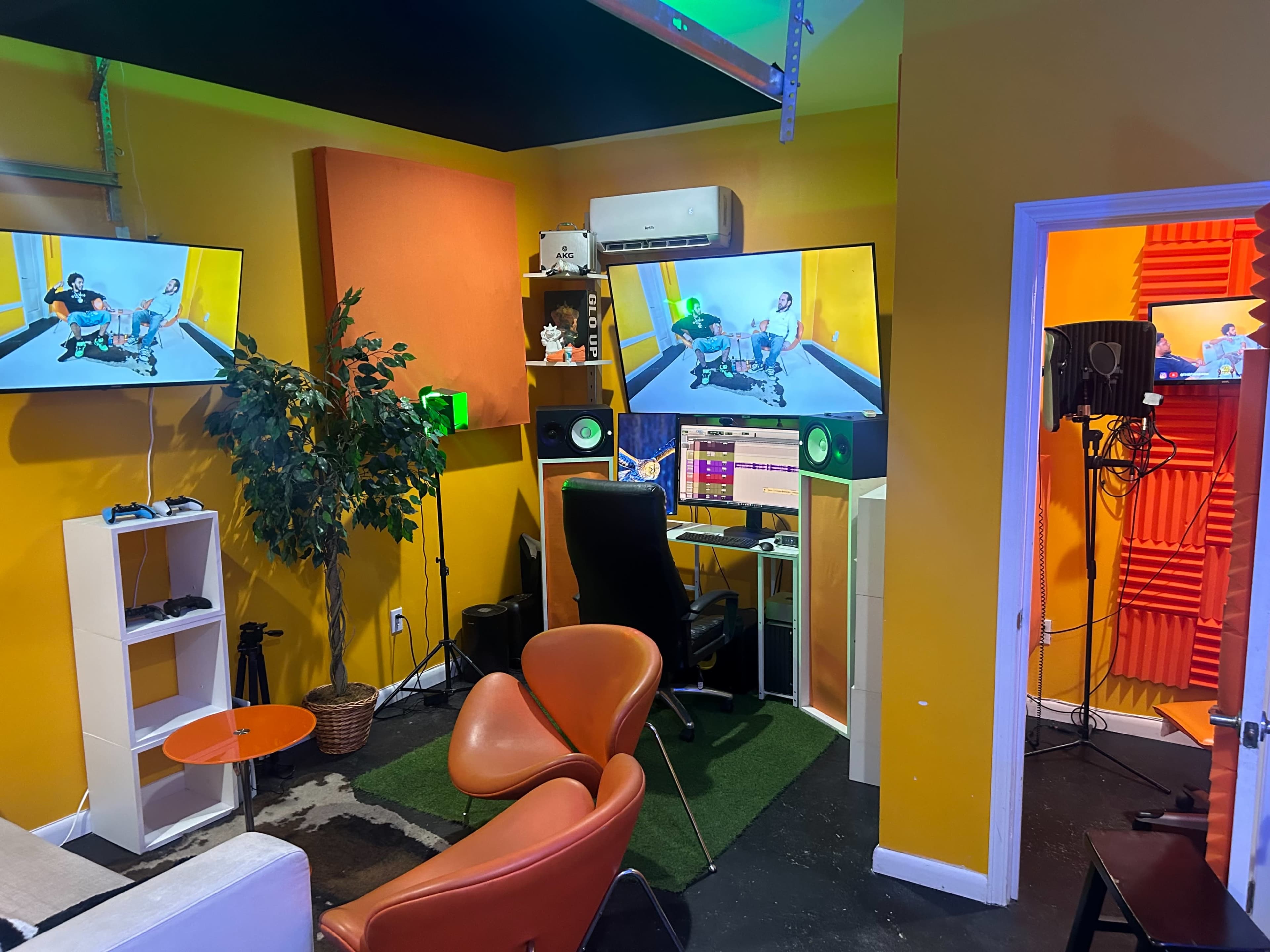 @youwannarave Creative Haven: Studio for Music, Photos, Videos and Creators Image in Durham, durham, NC