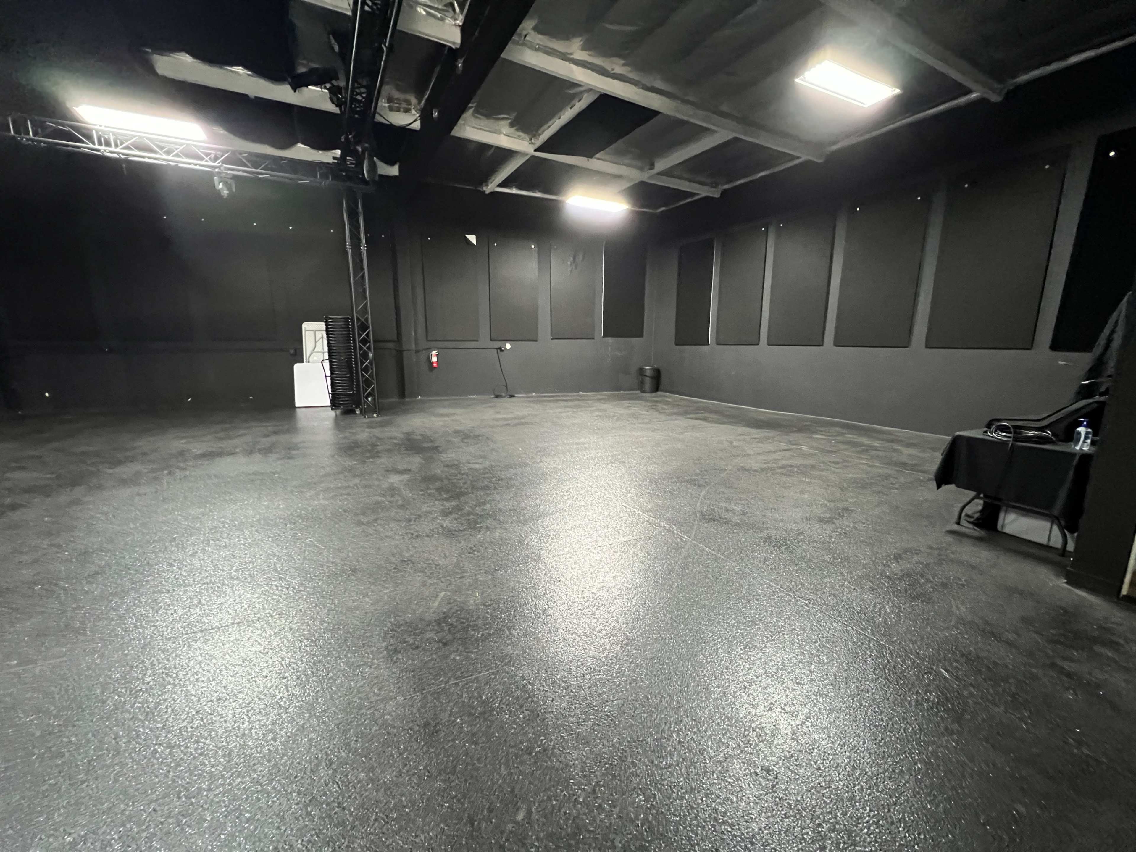 Versatile 3000 Sq. Ft. Music & Production Studio with Premium Amenities – Ideal for Rehearsals, Events, and Filming Image in Carson, Gardena, CA