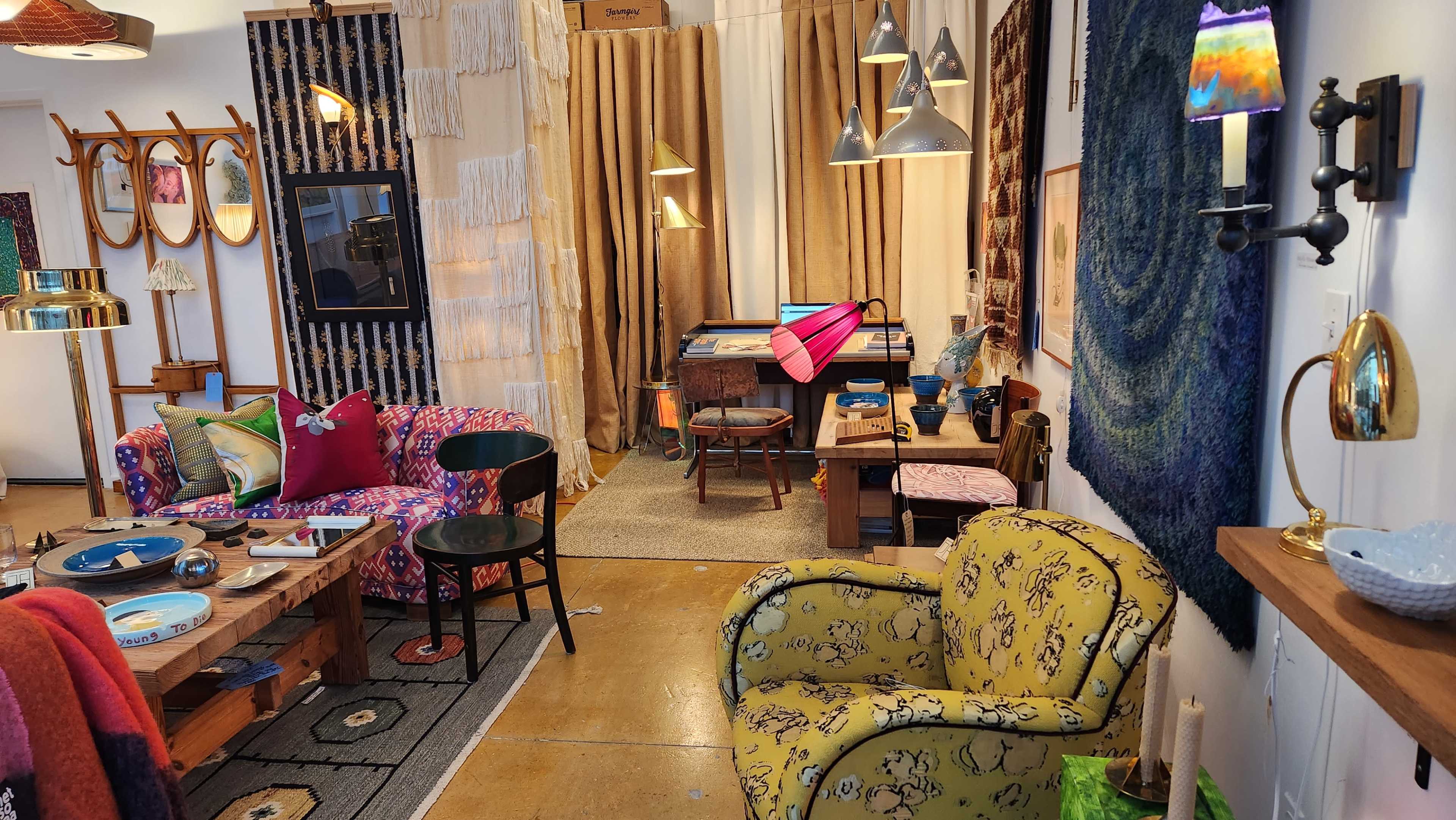 Chinatown/Lower East Side: cozy room with amazing design objects Image in Bowery, new york, NY