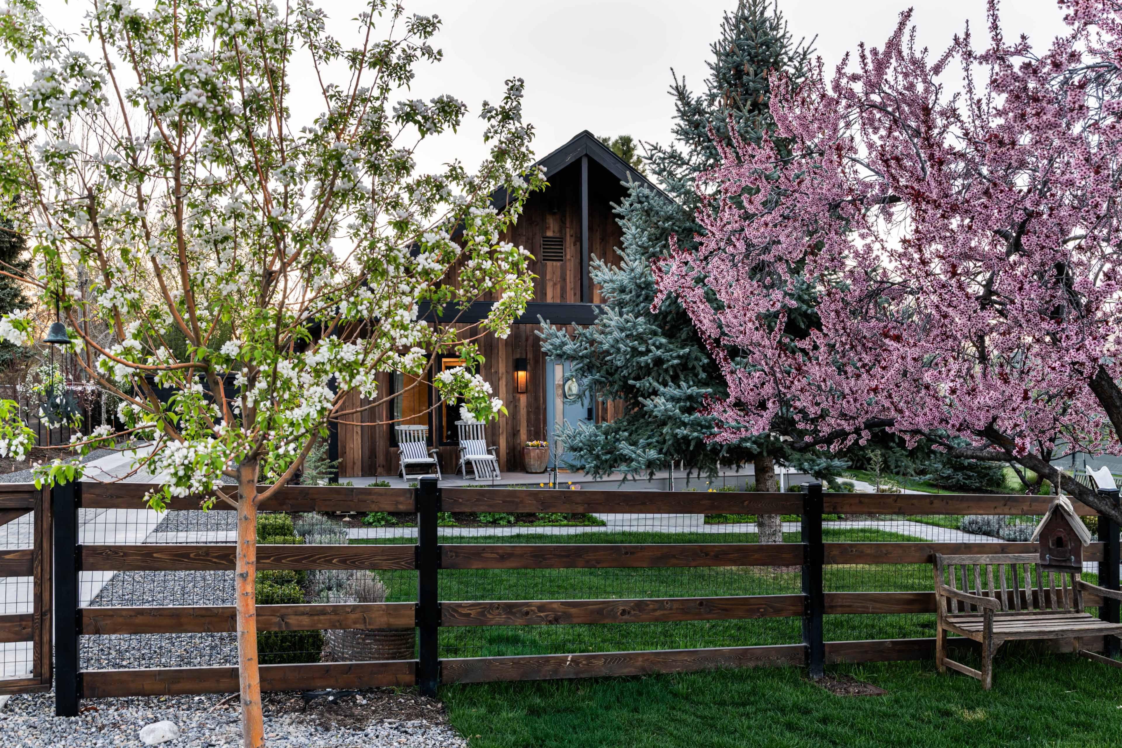 Charming Mountain Home With Modern And Rustic Touches Throughout The Property. Exterior Garden And Deck Have A European Aesthetic Image in Midway, Midway, UT