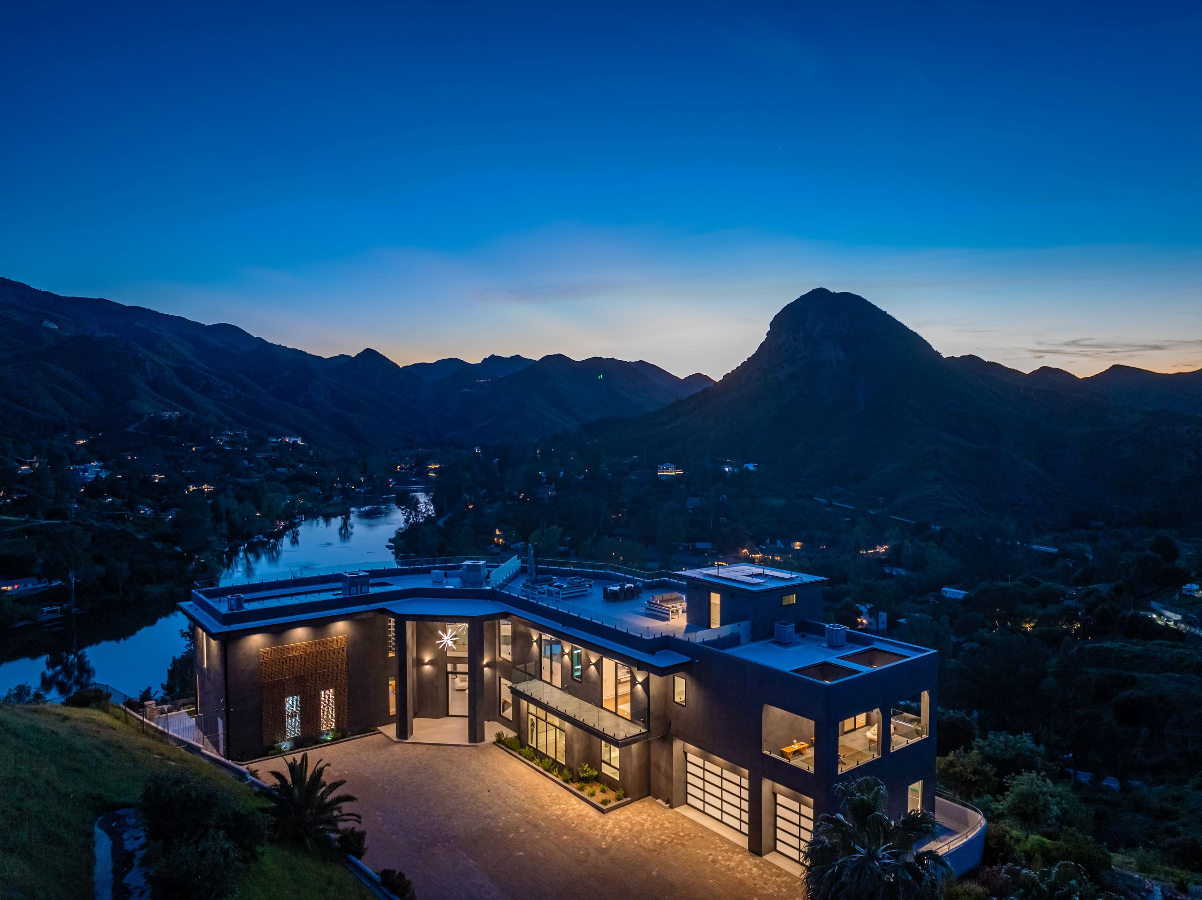 Modern Mansion in the Sky Image in , Agoura Hills, CA
