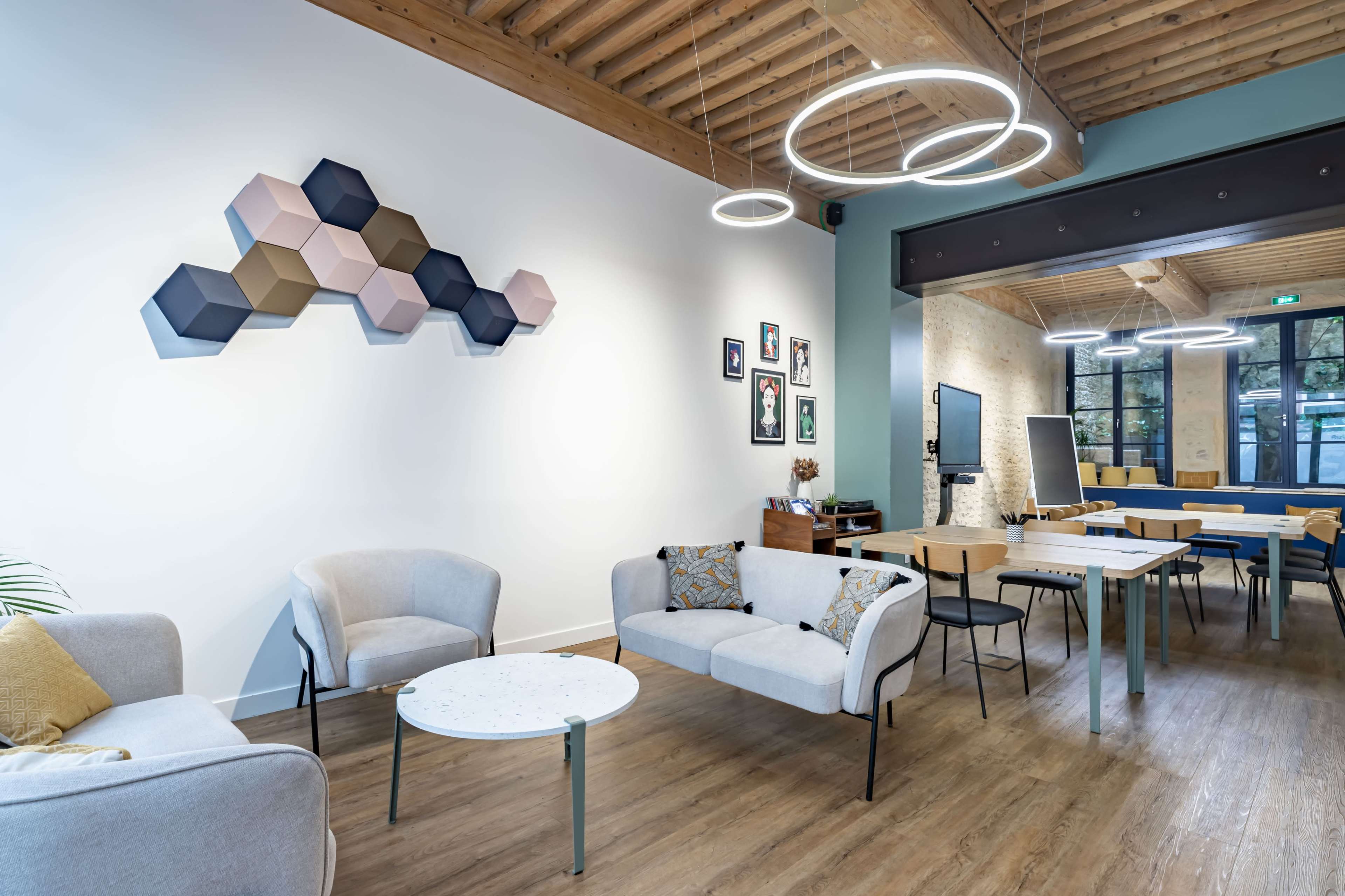 Ancien Atelier Canut en Centre Ville - 4m De Plafond - Pierres Et Bois Image in Grande Côte - Annonciade, Lyon