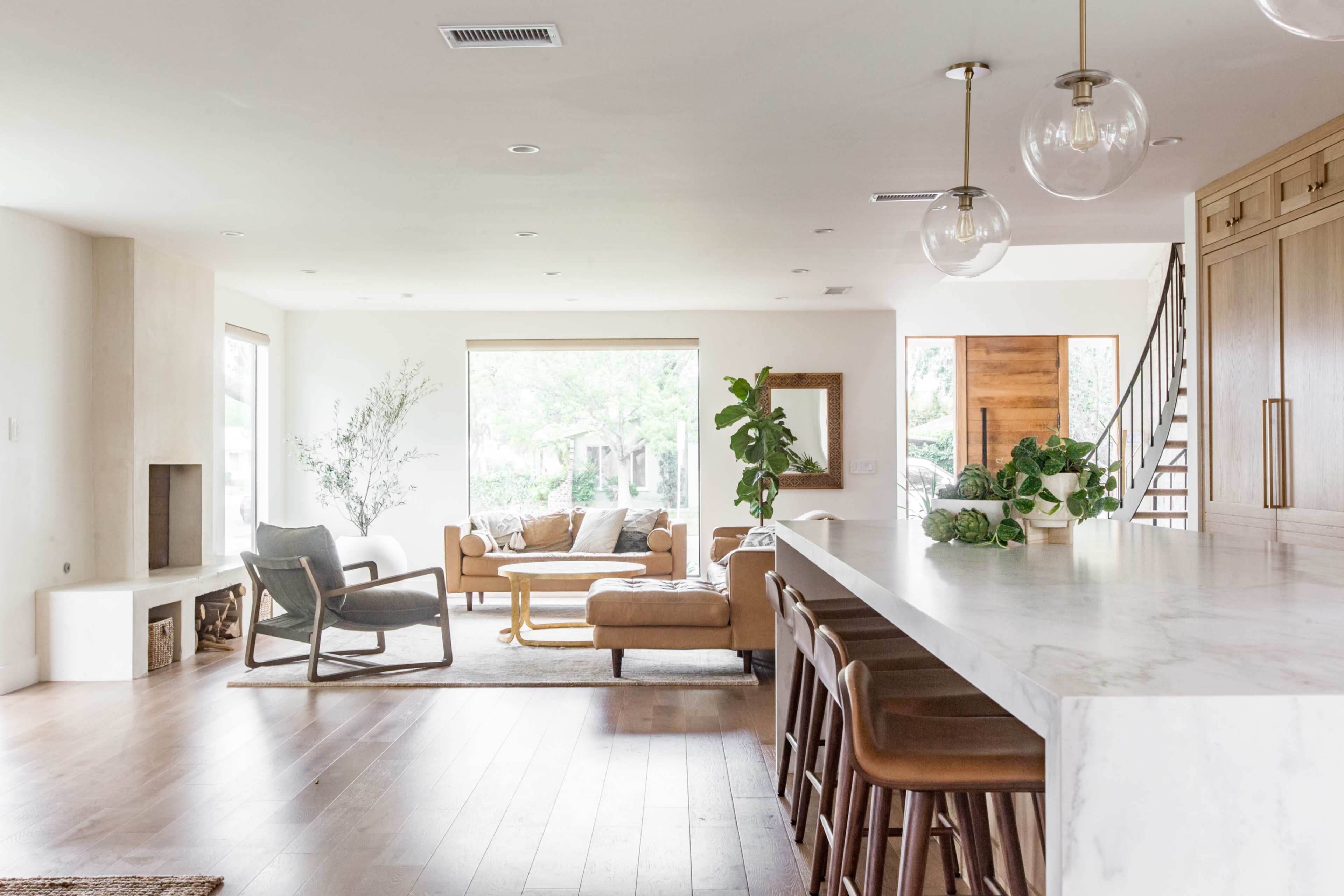 Warm contemporary luxury home Image in Lakewood Village, Long Beach, CA