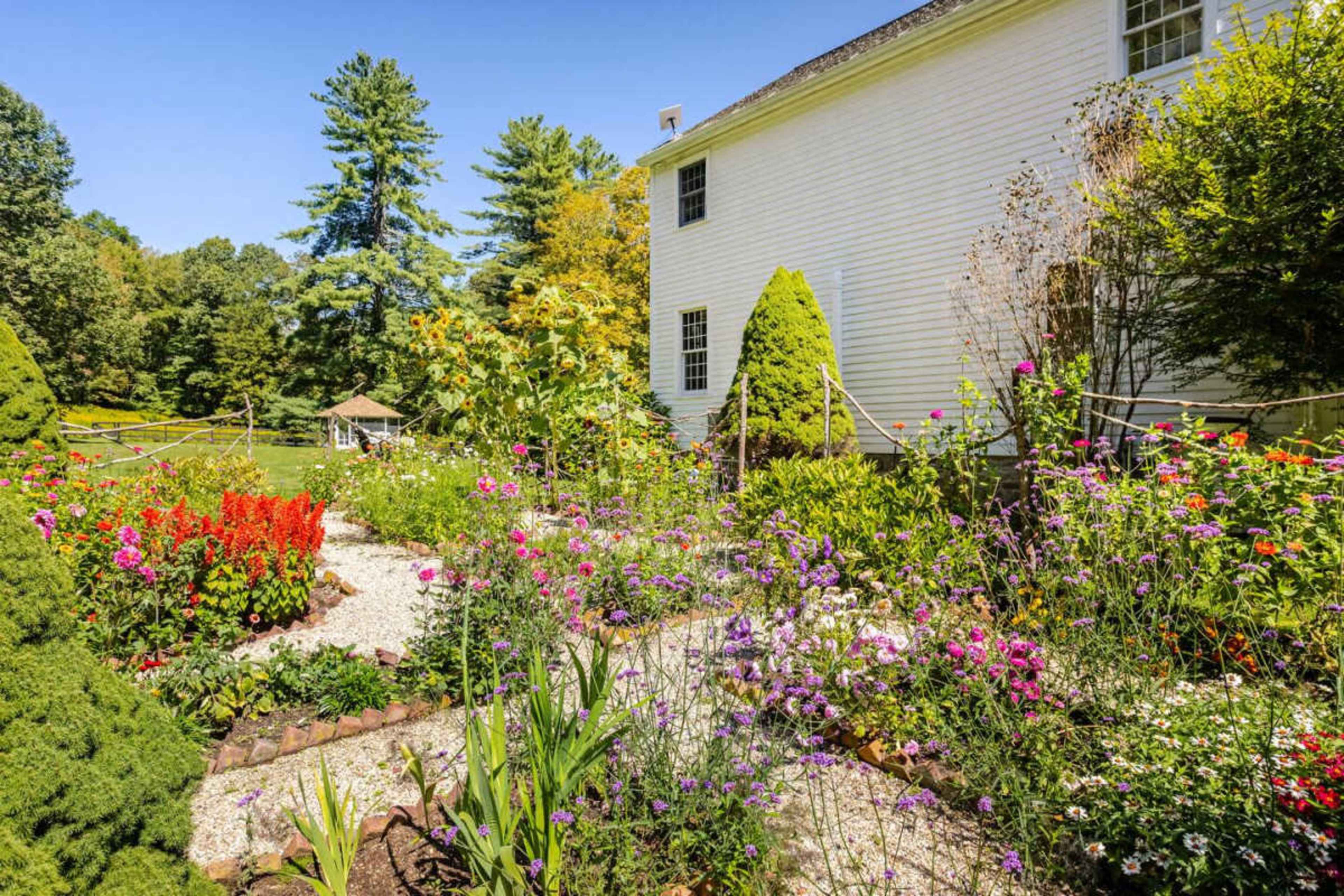 Historic Farmstead with Whimsical Charm Image in Bethlehem, Bethlehem, CT