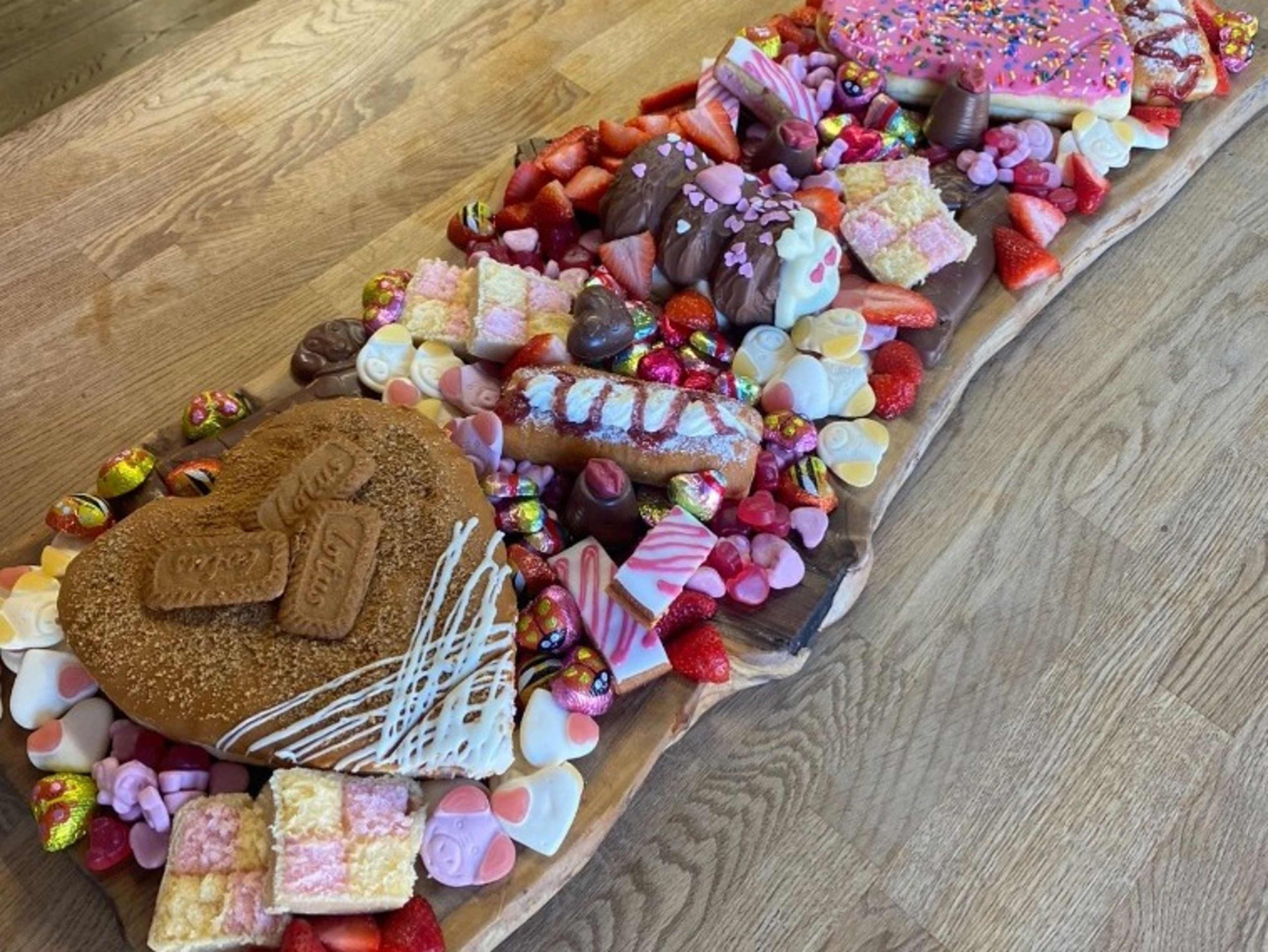 Cake and Sweet Platters (Large)