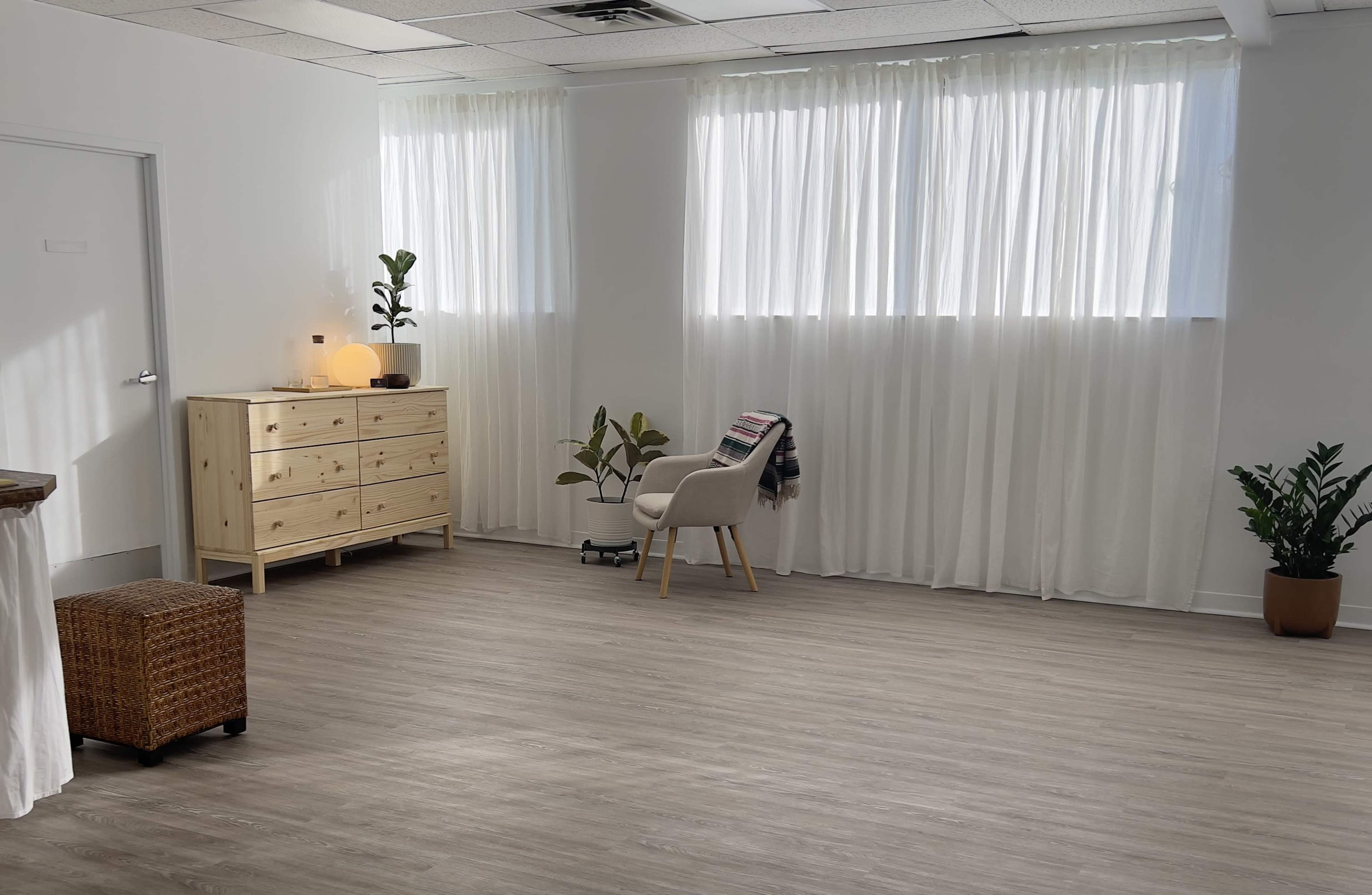 Spacious and bright medical clinic and wellness space Image in Glenridge, St. Catharines, ON