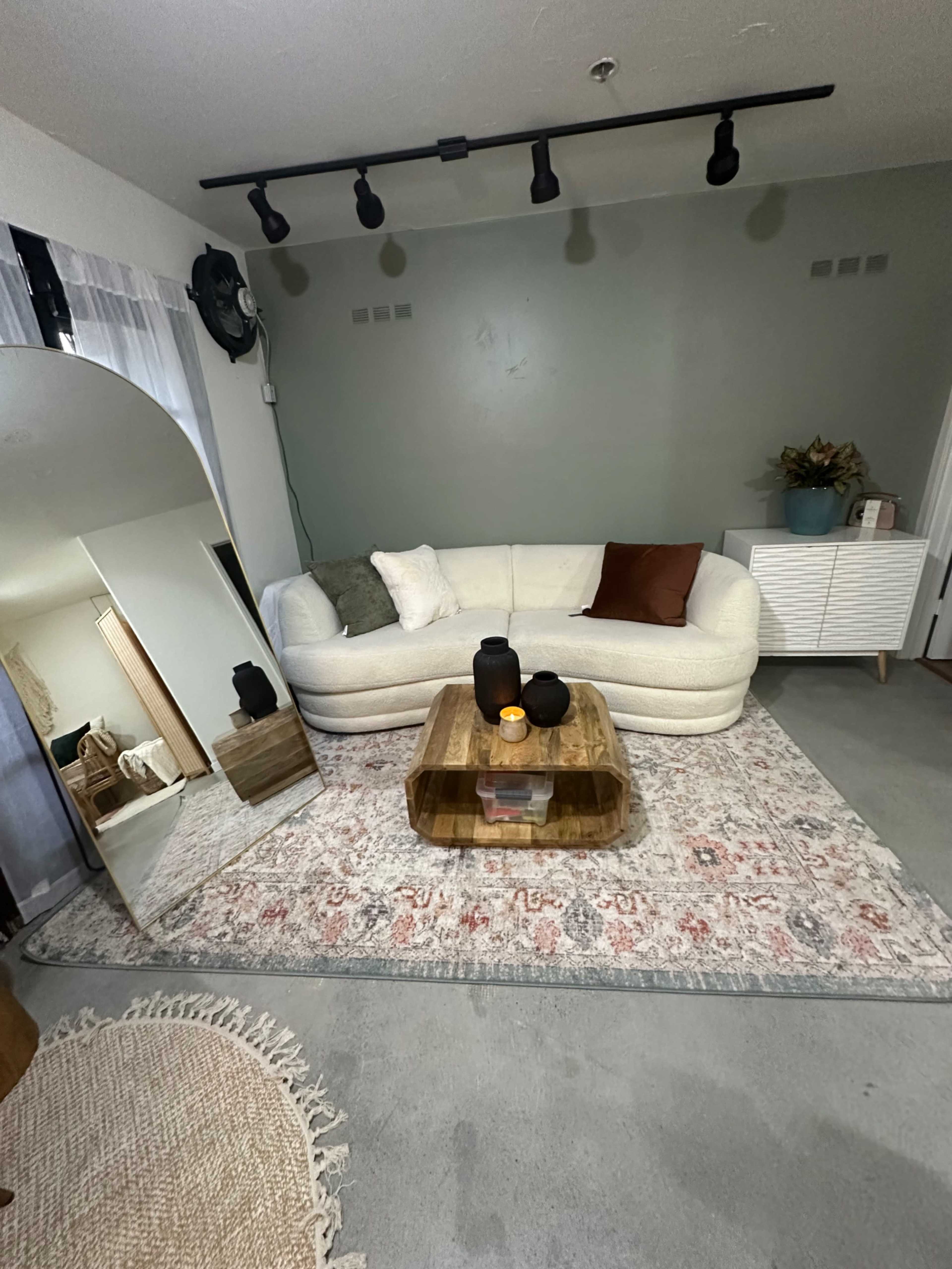 Intimate flex space/ studio 3 minutes from the beach. Very peaceful and private space for all your needs. Image in San Clemente, San Clemente, CA