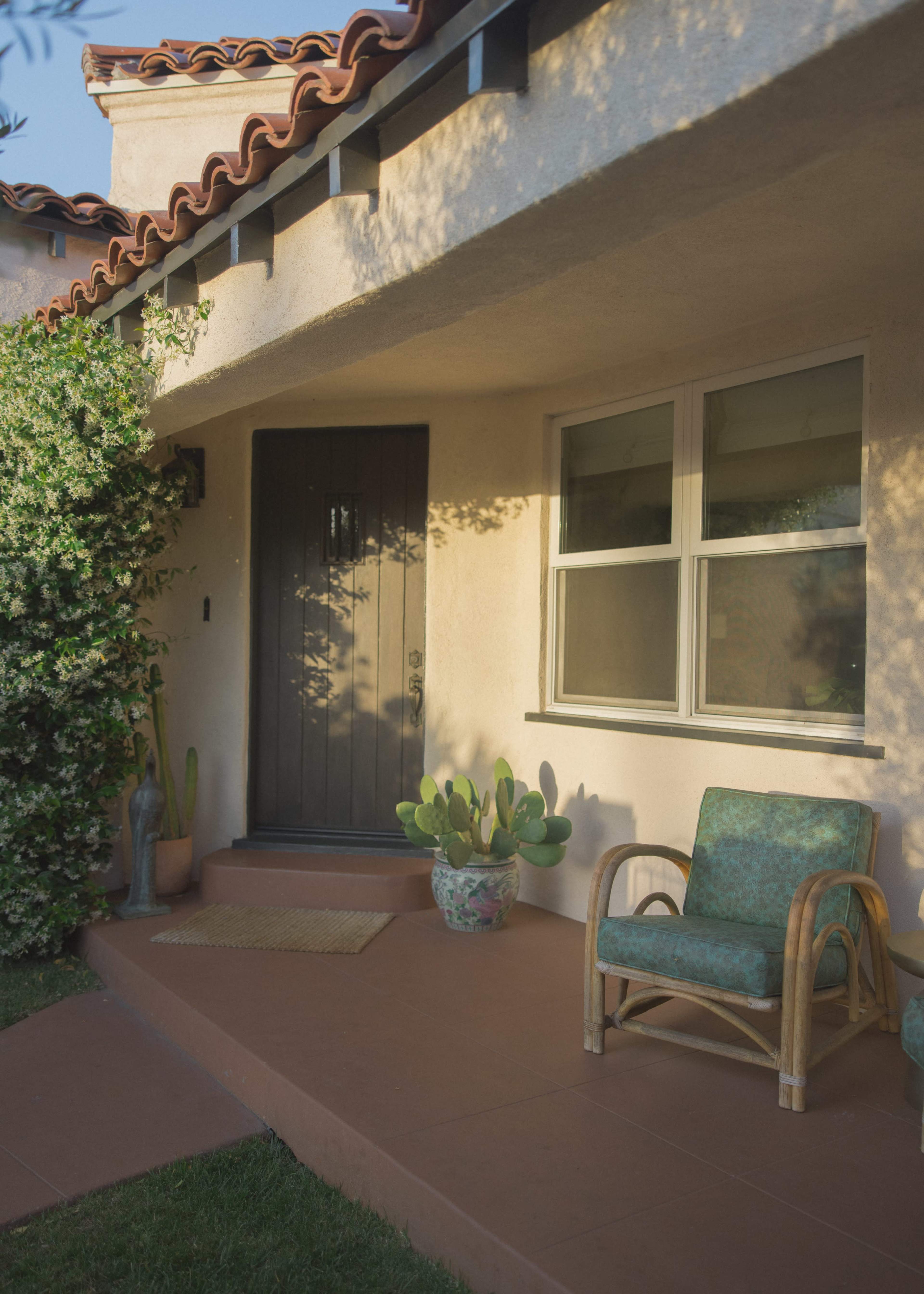 Sunny 1930's Spanish Bungalow Image in Leimert Park, Los Angeles, CA, CA
