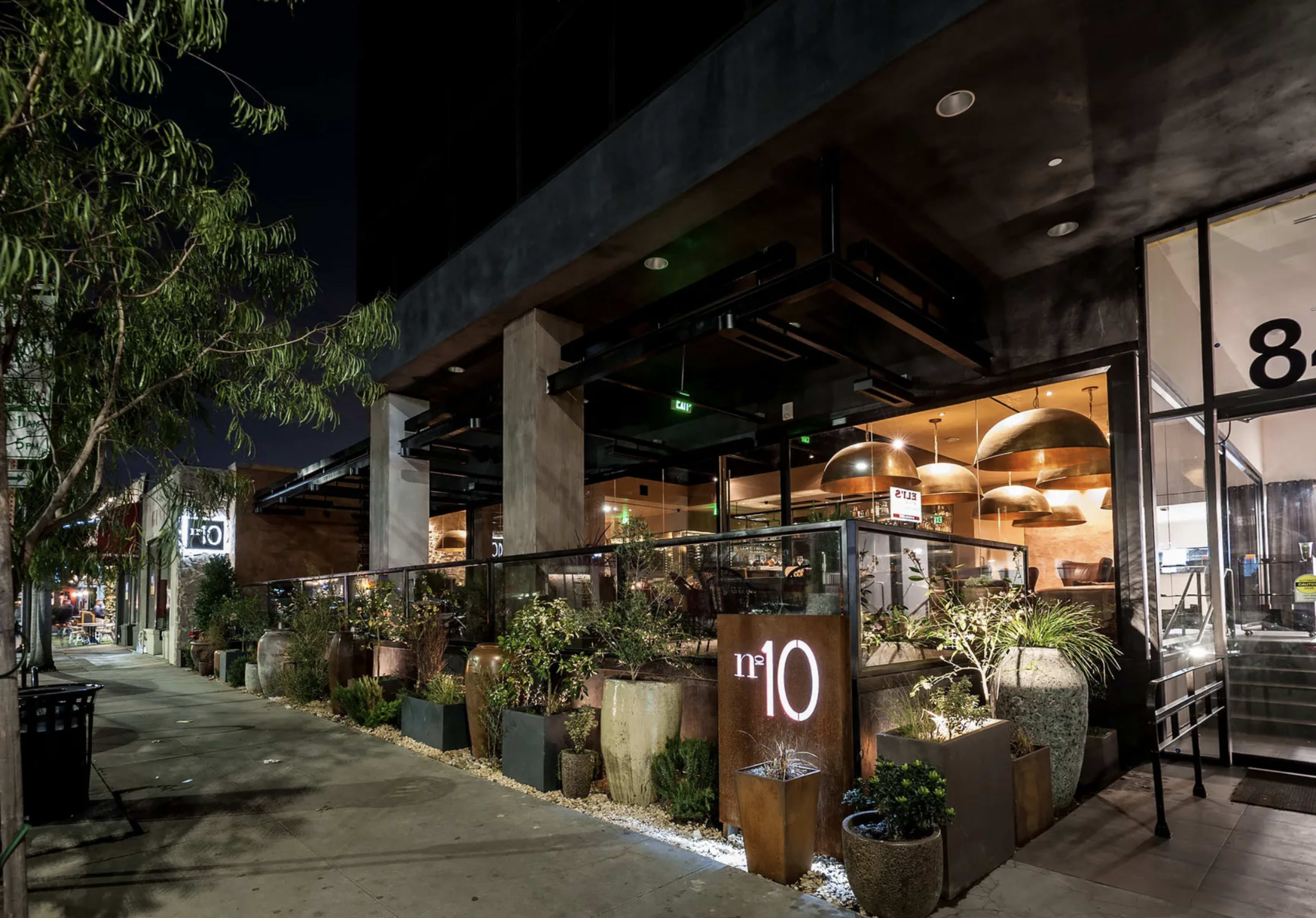 N10 Booths Image in Beverly Grove, Los Angeles, CA