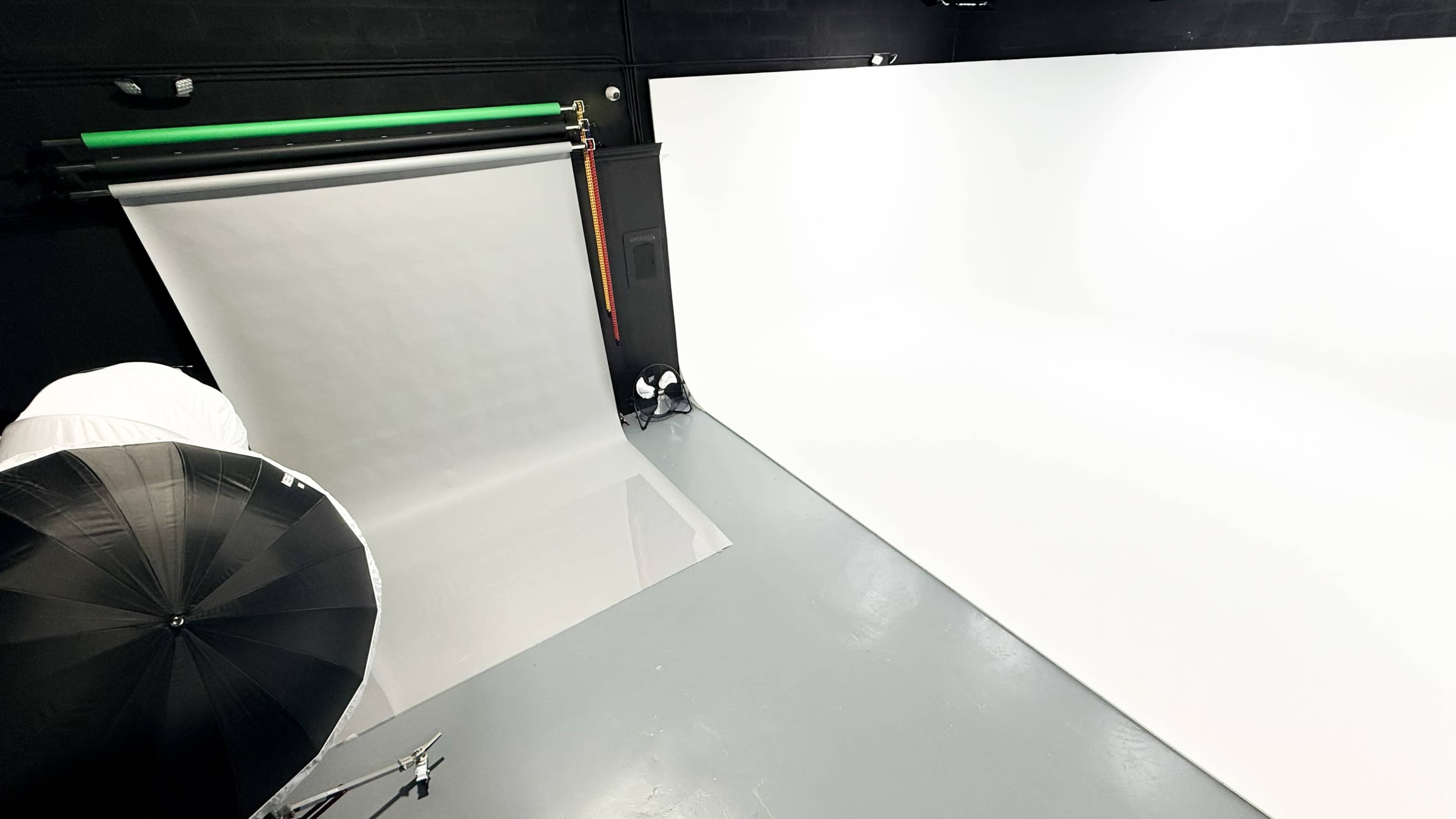 Photo & Video Studio with Cyc Wall & Seamless Backdrops Image in Hialeah, Hialeah, FL