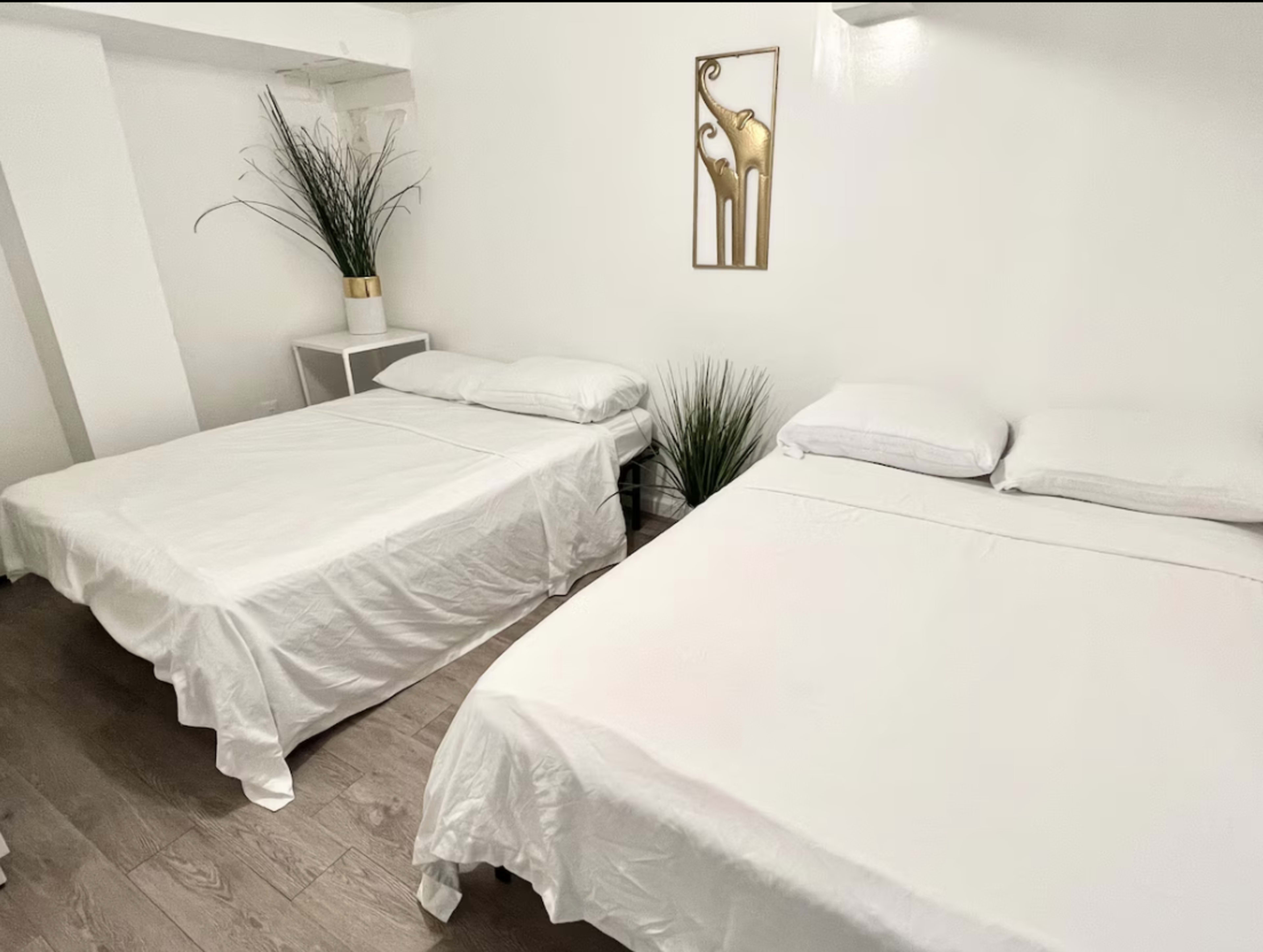 Modern 3-Bedroom Apartment with Private Entrance – Perfect for Meetings, Productions & Small Events Image in West Bronx, bronx, NY