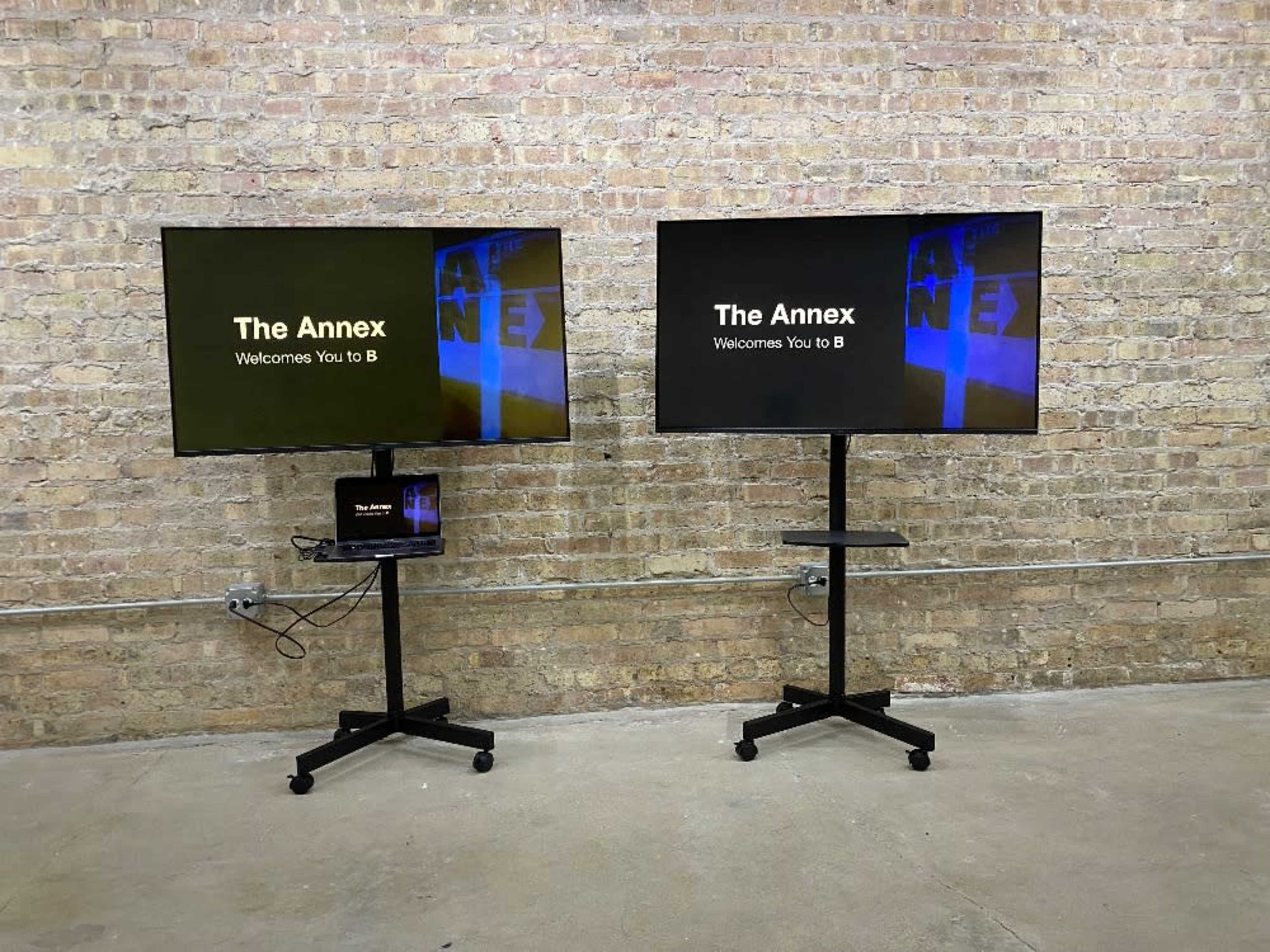 LG - 50” 4K Display