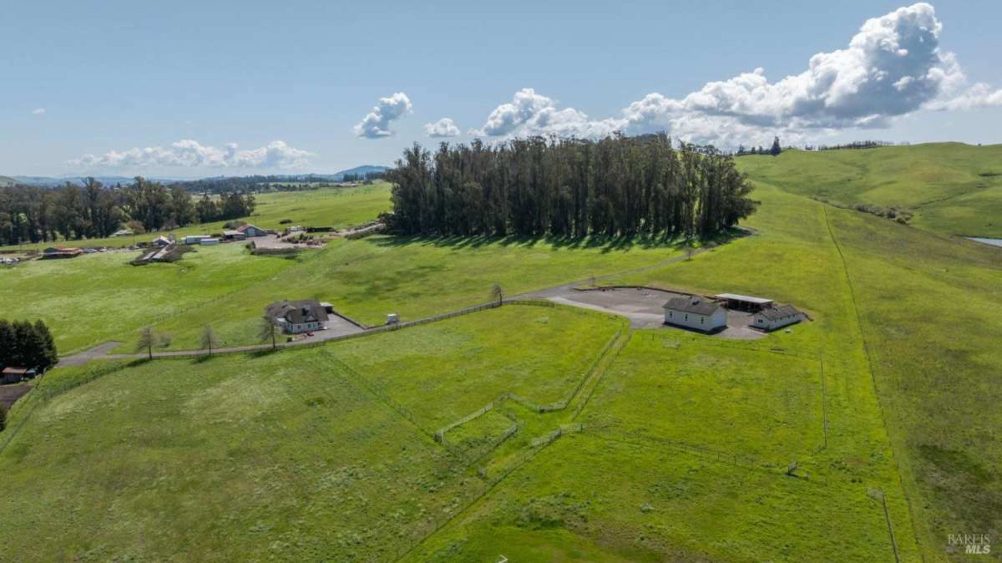 Sonoma County Valley View Wedding Hill Image in , Petaluma, CA