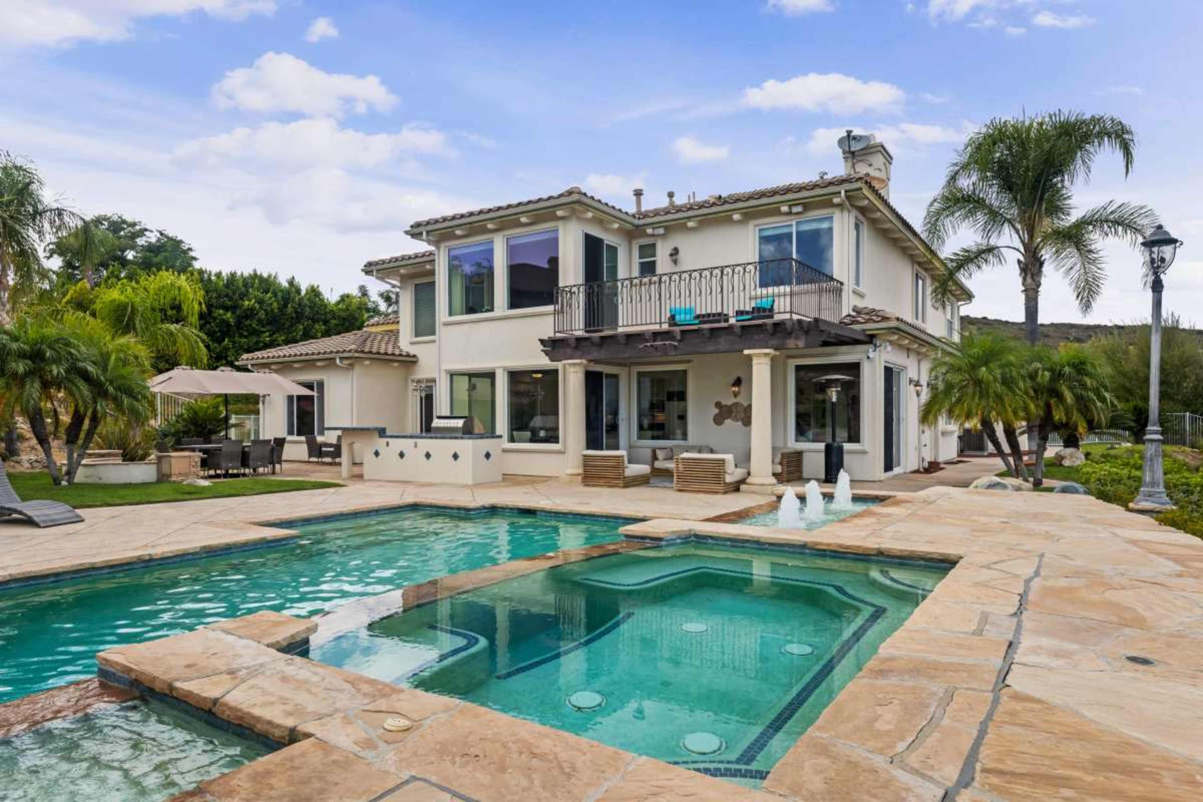 Modern Home with Spectacular Panoramic Views- Pool n Jacuzzi Image in West Hills, West Hills, CA