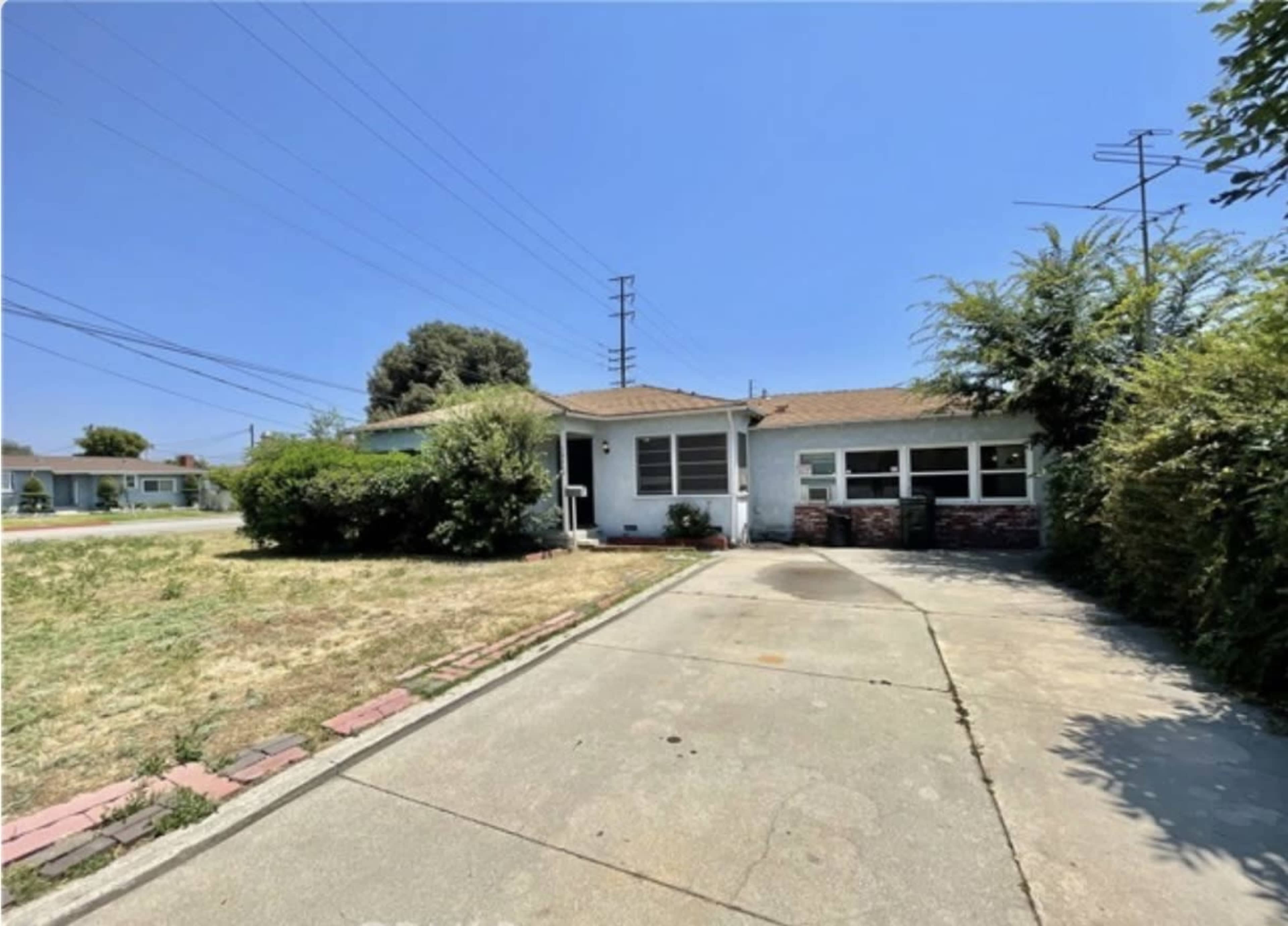 Customizable Vintage House with Spacious Lot Image in Temple City, Temple City, CA