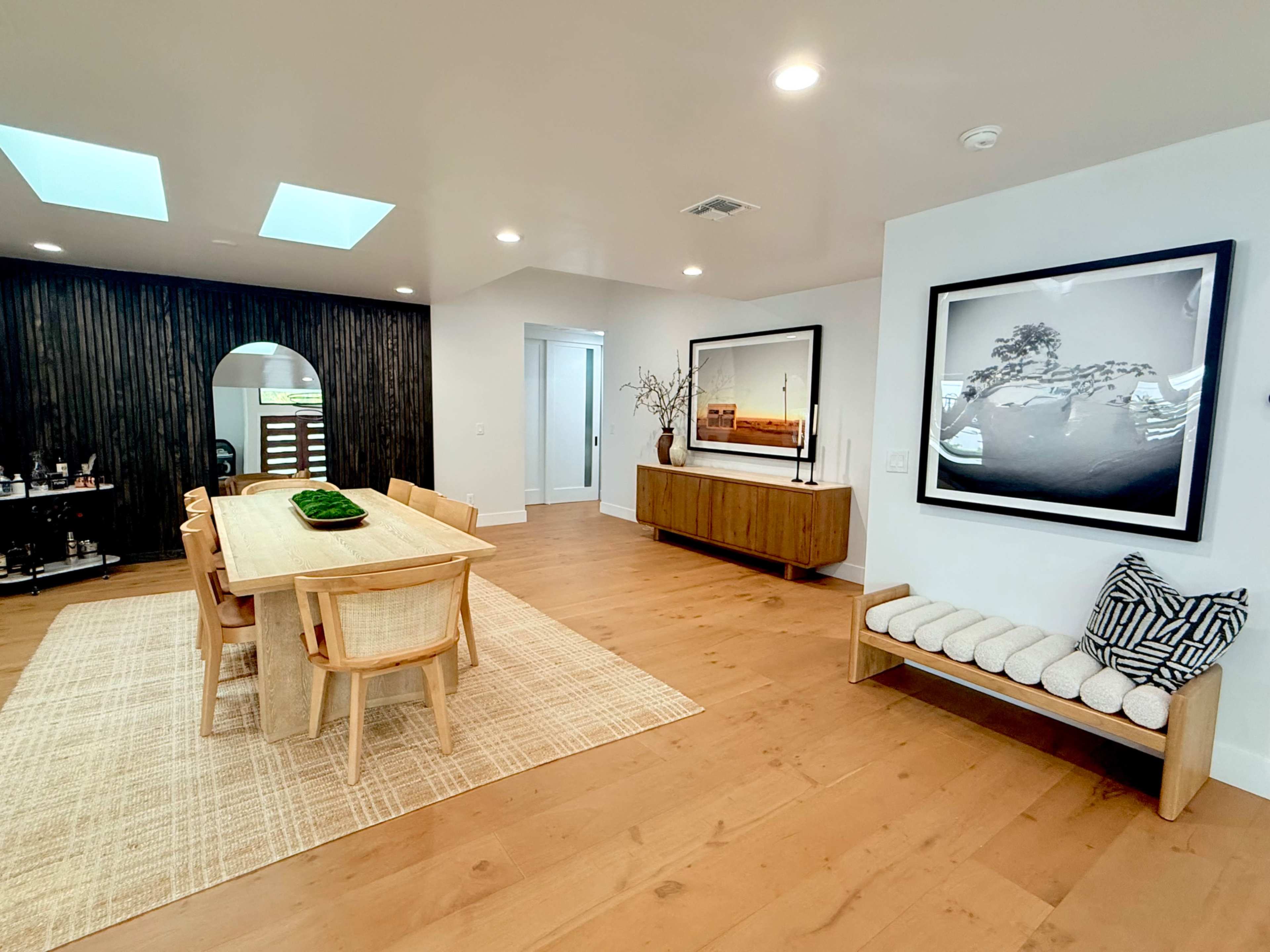 Cozy Brentwood Contemporary Image in Brentwood, Los Angeles, CA