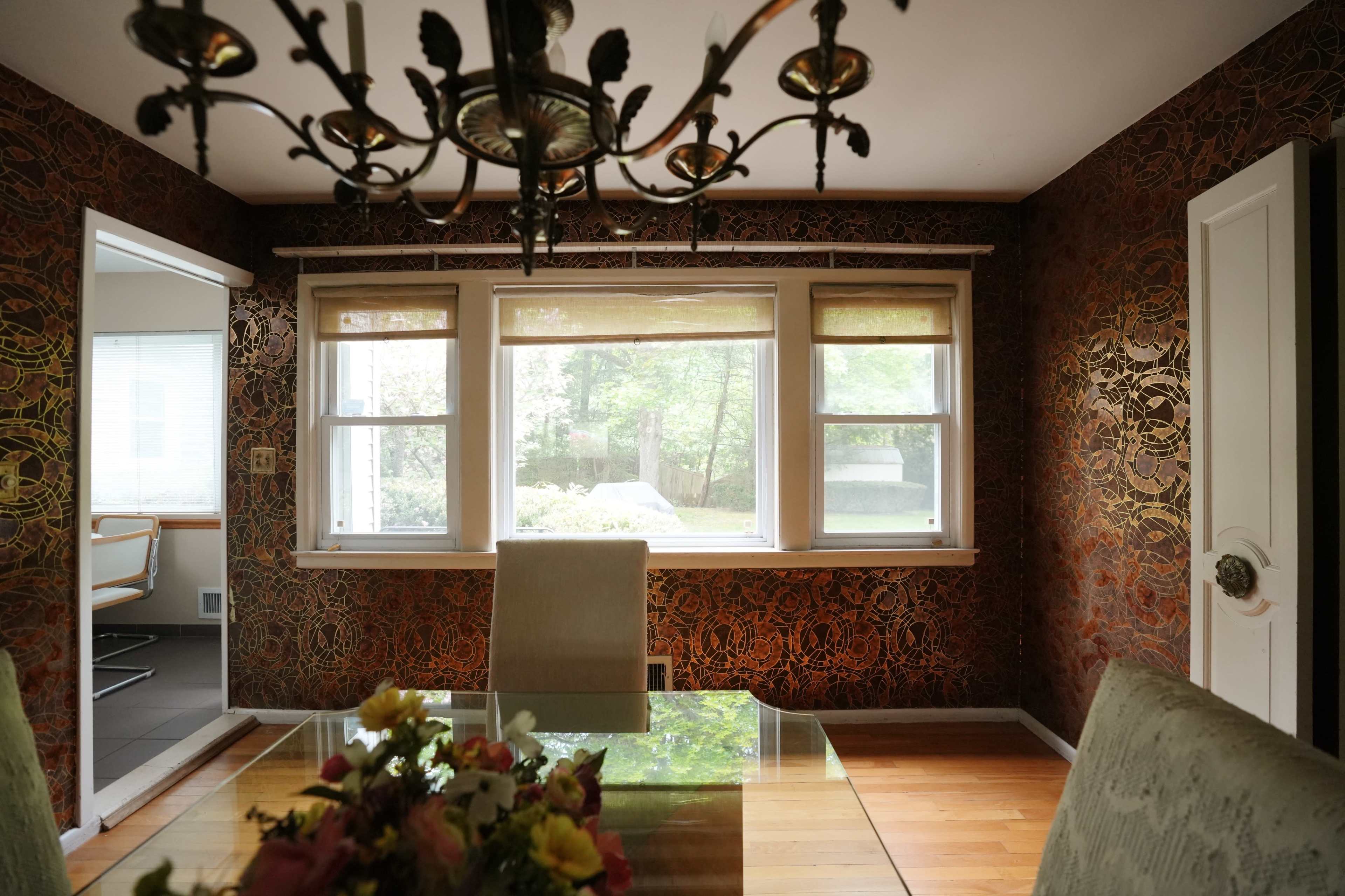 Vintage Furnished Retro House with Carpeting & Wood Paneling Image in North Hempstead, Roslyn Heights, NY