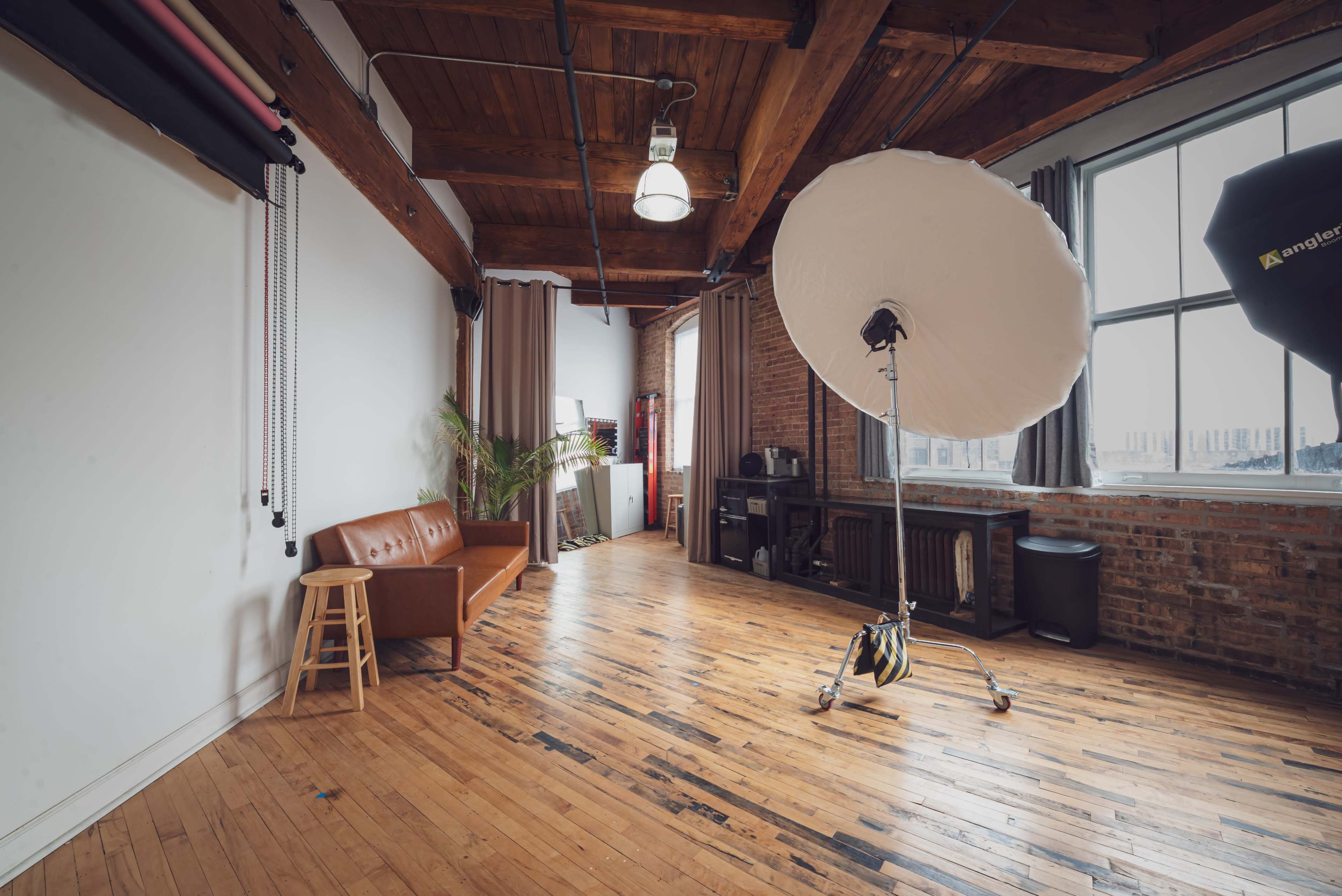 Natural Light Photography Studio (Goose Nest Studios) Image in Lower West Side, Chicago, IL