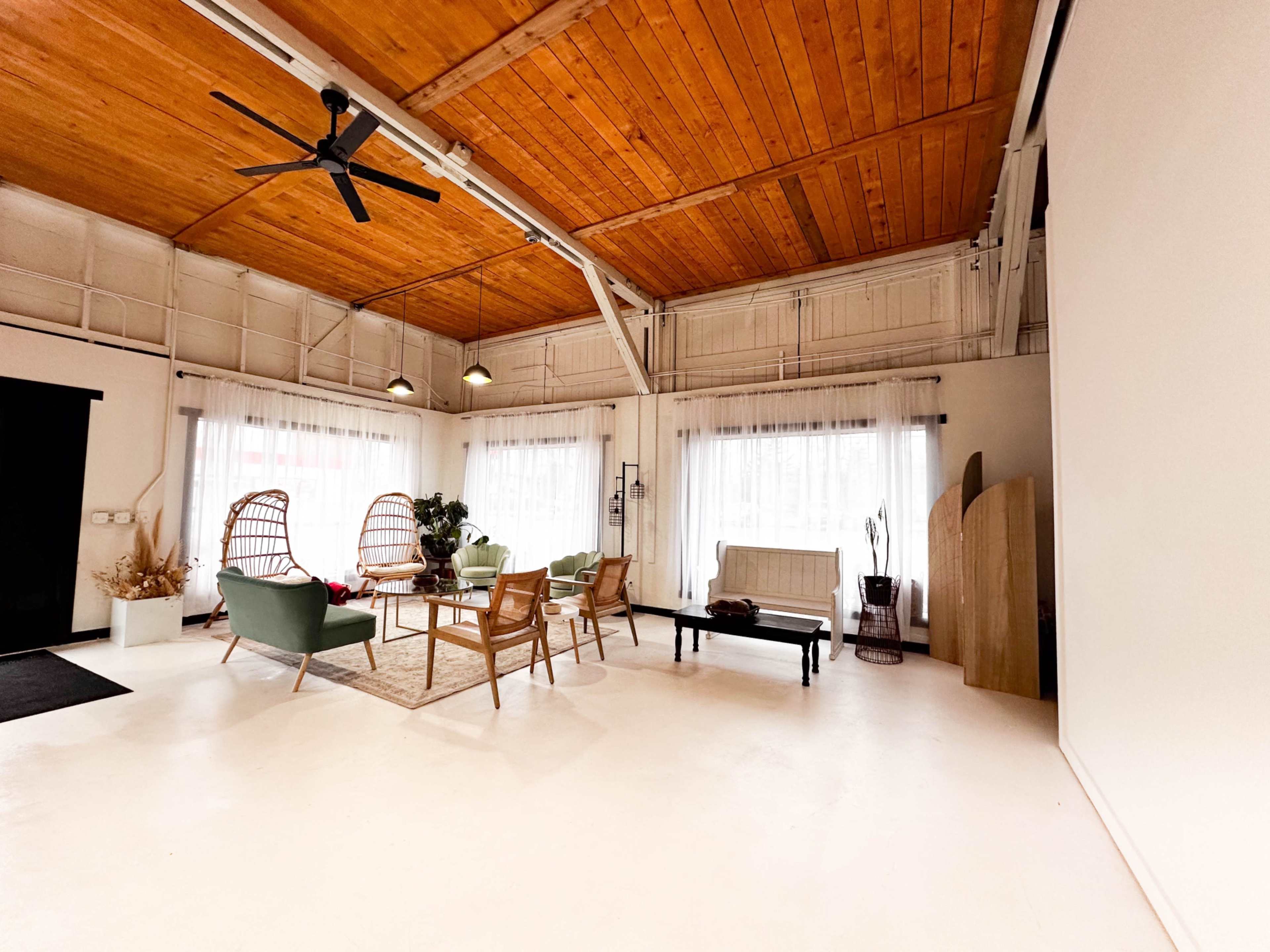 PRIVATE STUDIO WITH LOTS OF NATURAL LIGHT Image in Corvallis, Corvallis, OR