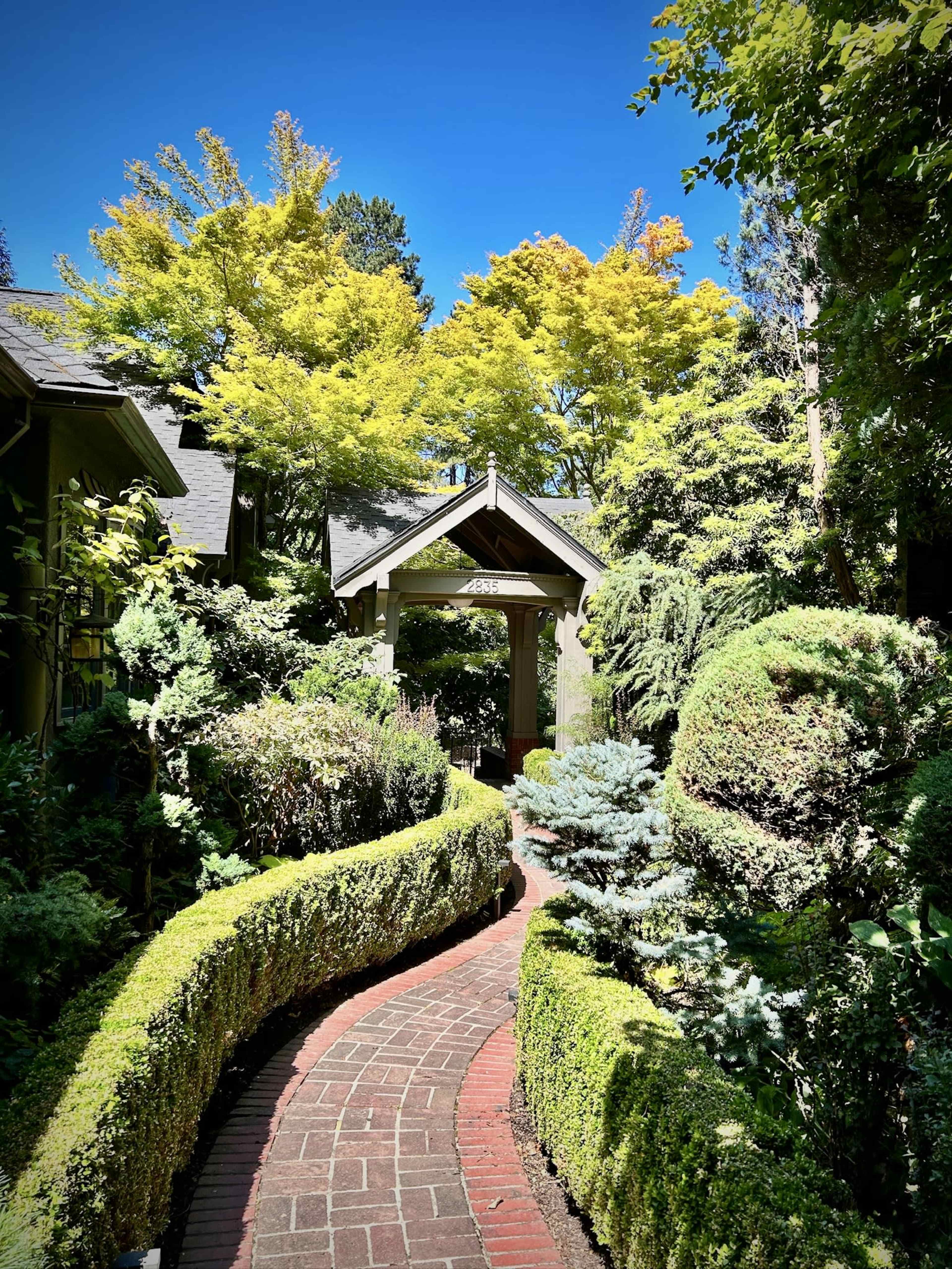 Historic Portland Estate & Private Garden for Gatherings, Creative Productions & Elevated Events Image in Southeast Portland, Portland, OR