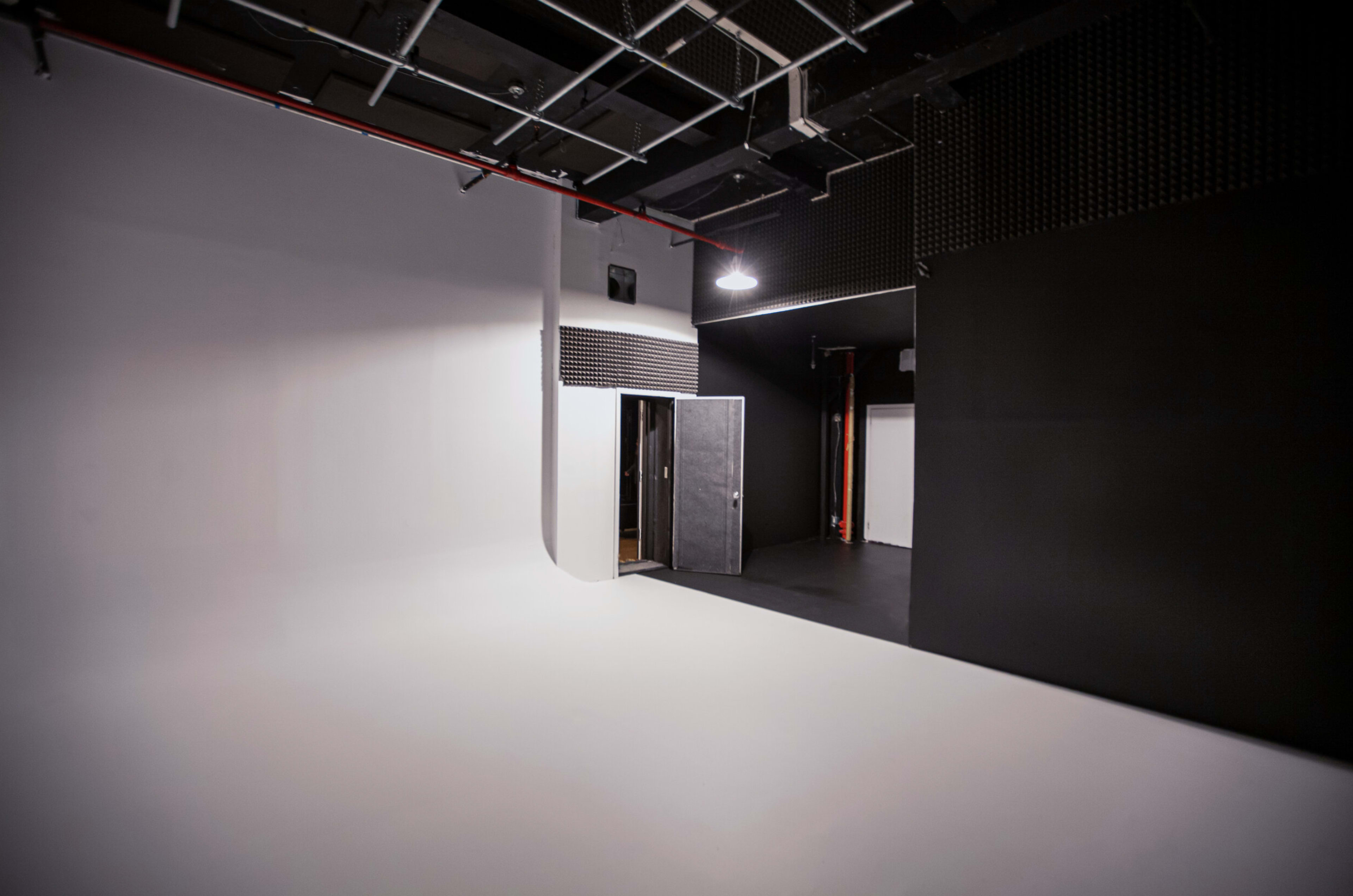 Midtown - White Cyc Stage Image in Midtown Manhattan, New York, NY