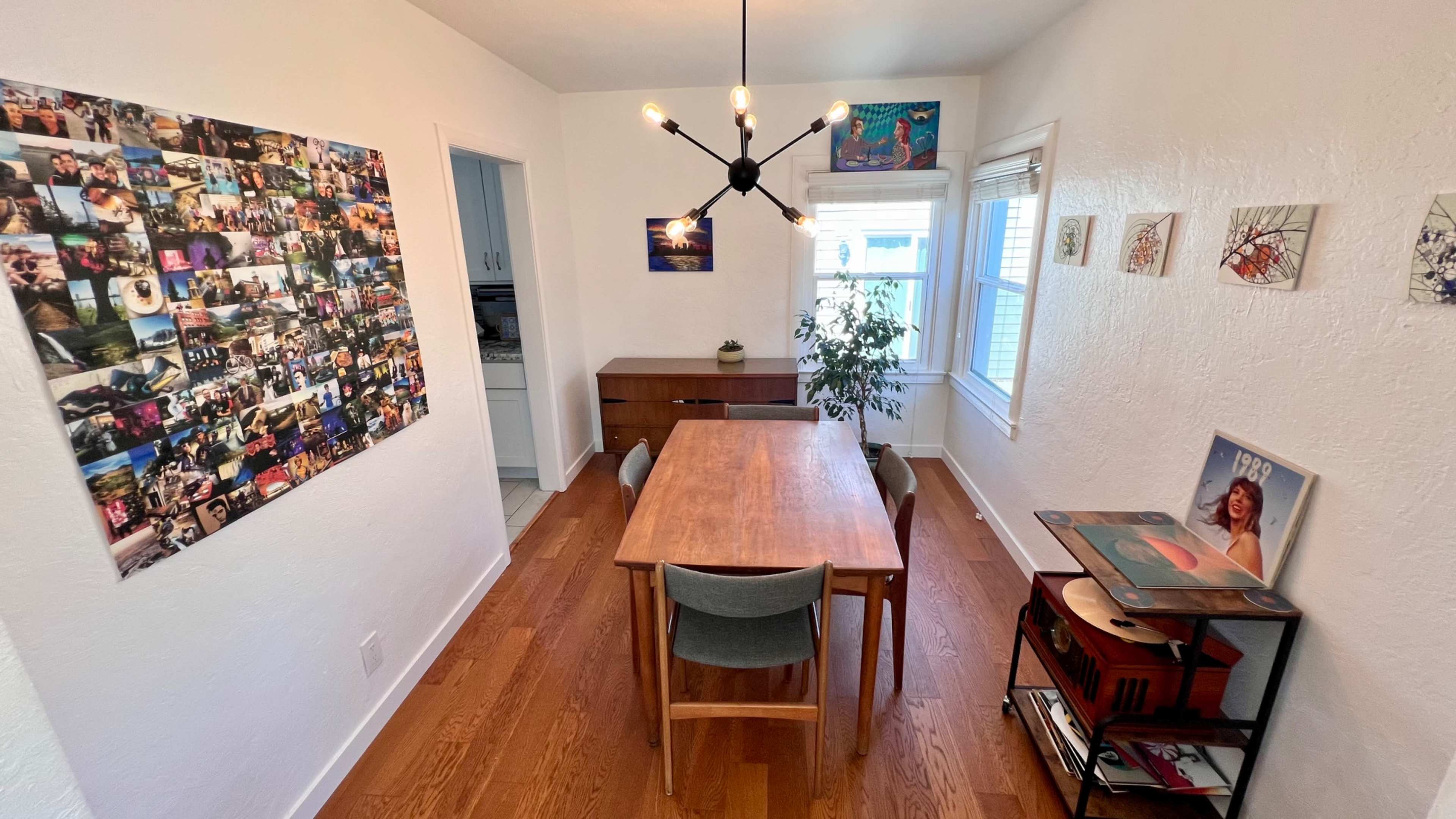 Mid-Century Modern Home with Vibrant Artwork Image in Southeastern Sacramento, Sacramento, CA