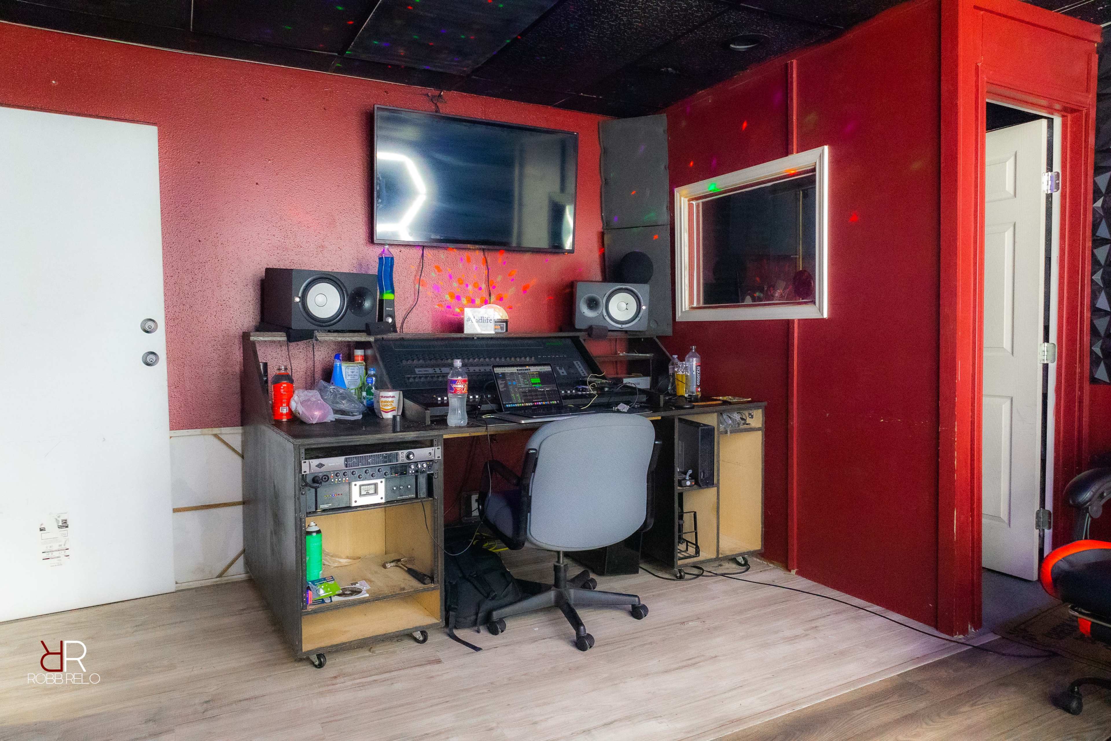 5 mintues from Cowboys stadium Image in North Arlington, Arlington, TX