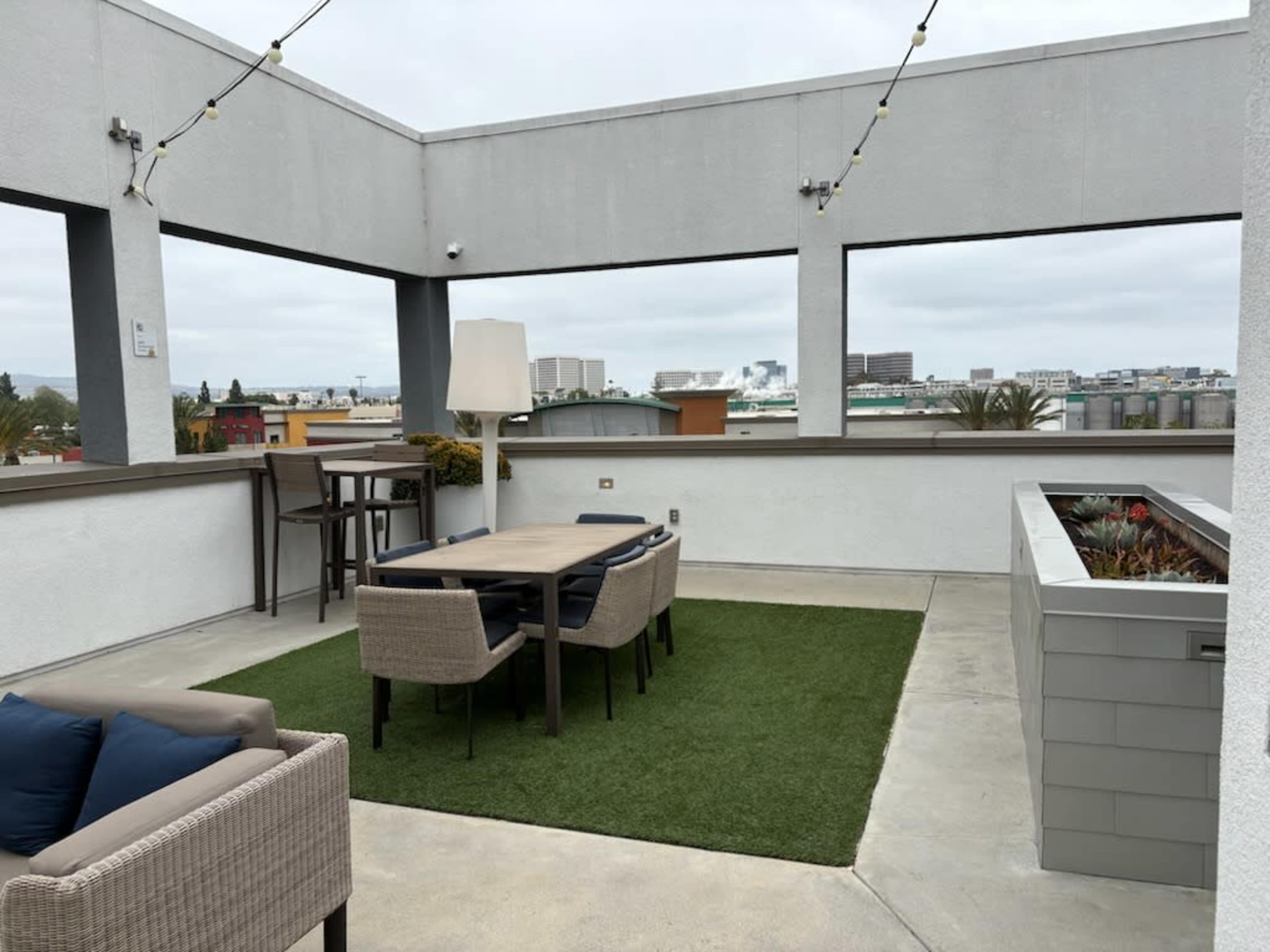 Rooftop in Irvine with versatile seating Image in Irvine Business Complex, Irvine, CA