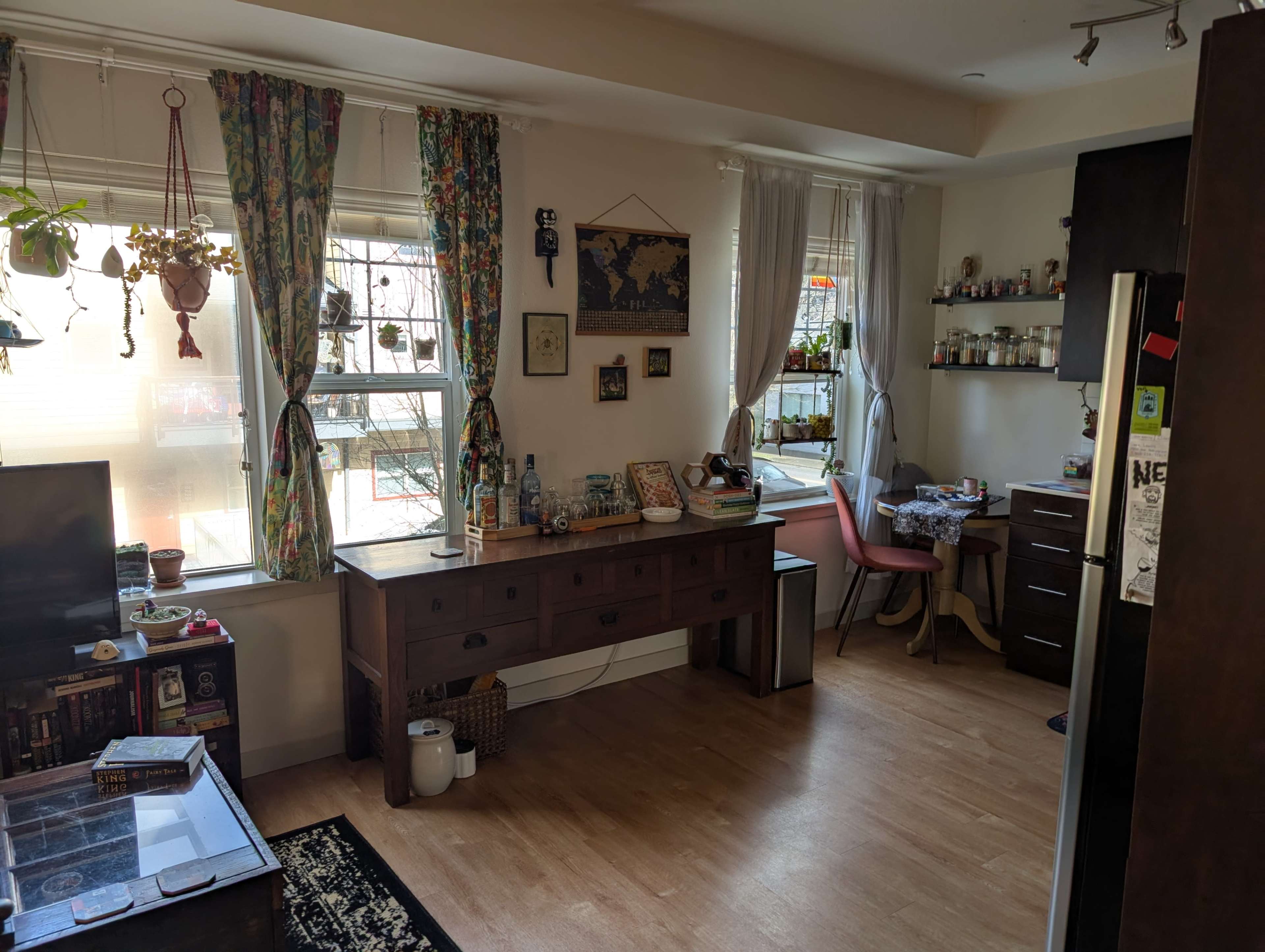 Charming, Artsy Apartment Image in Southeast Portland, Portland, OR