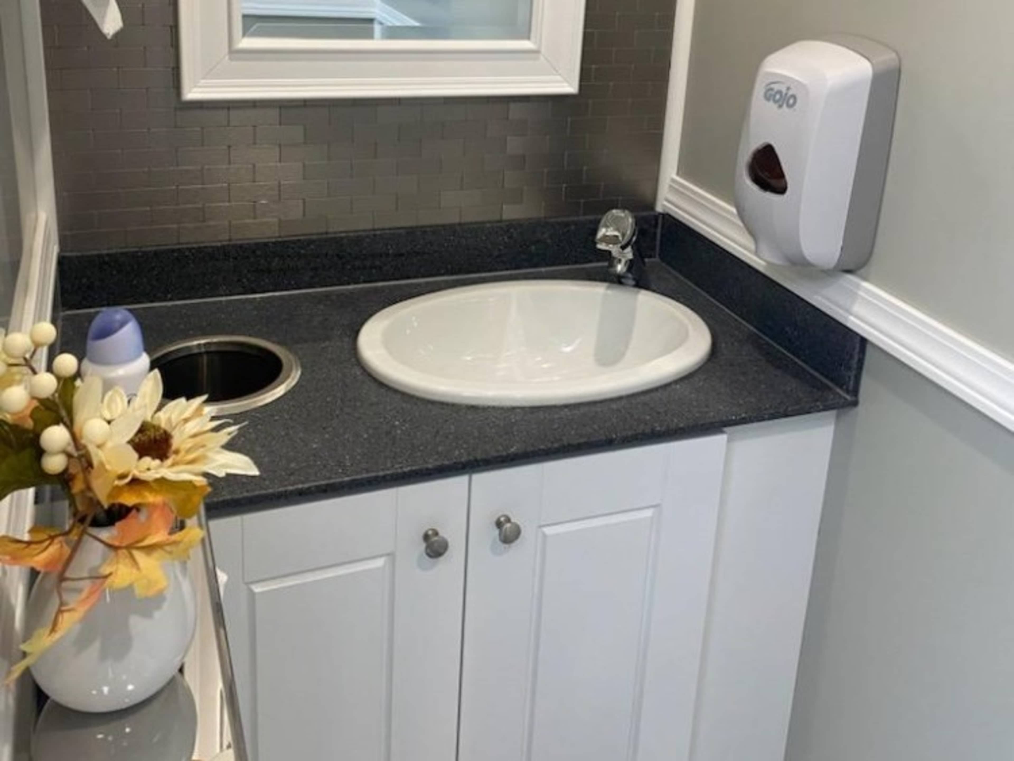 Restroom trailer