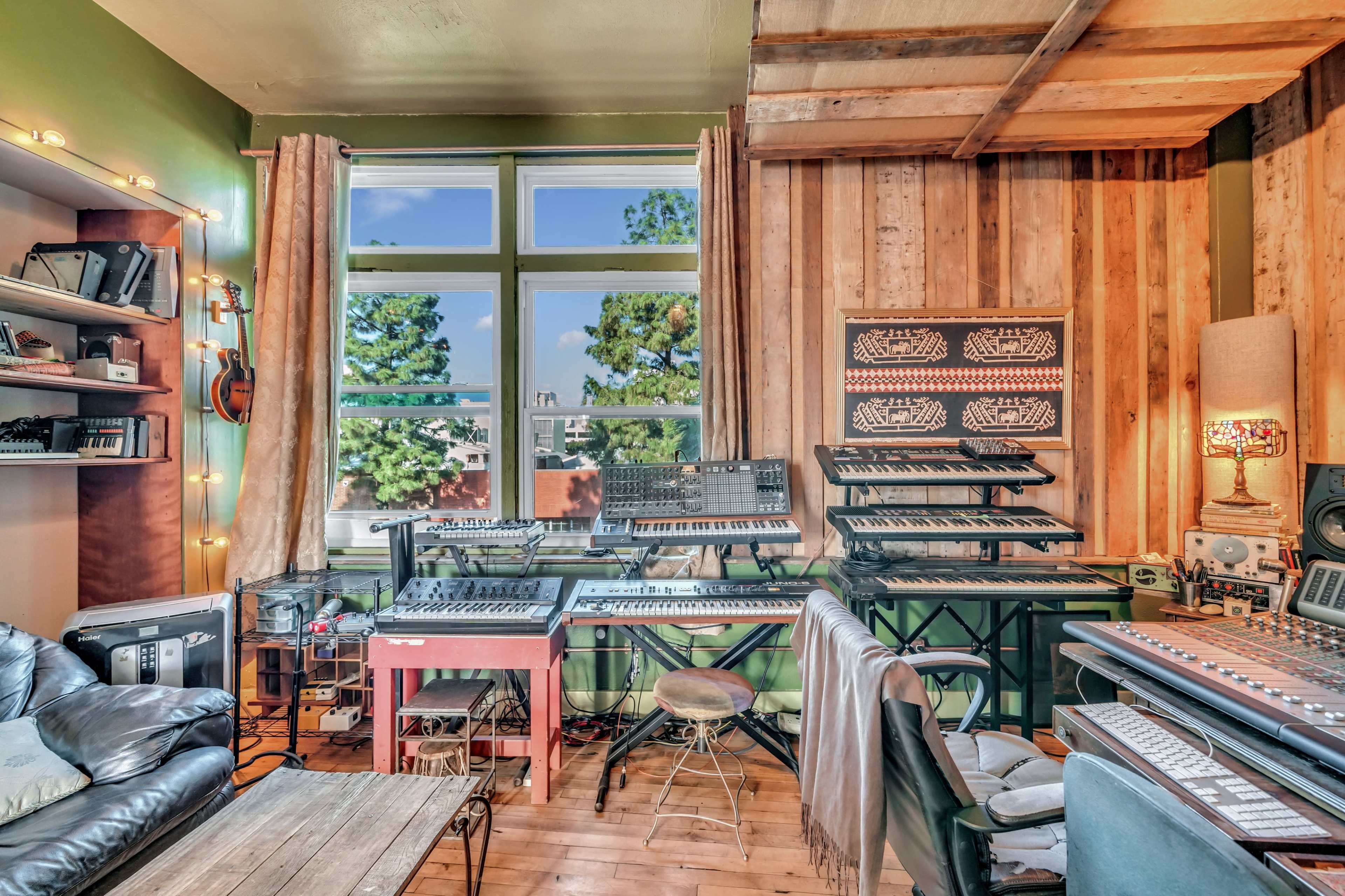 LA STUDIO & EVENT VENUE: 1940S MUSIC ROOTS Image in Central LA, Los Angeles, CA