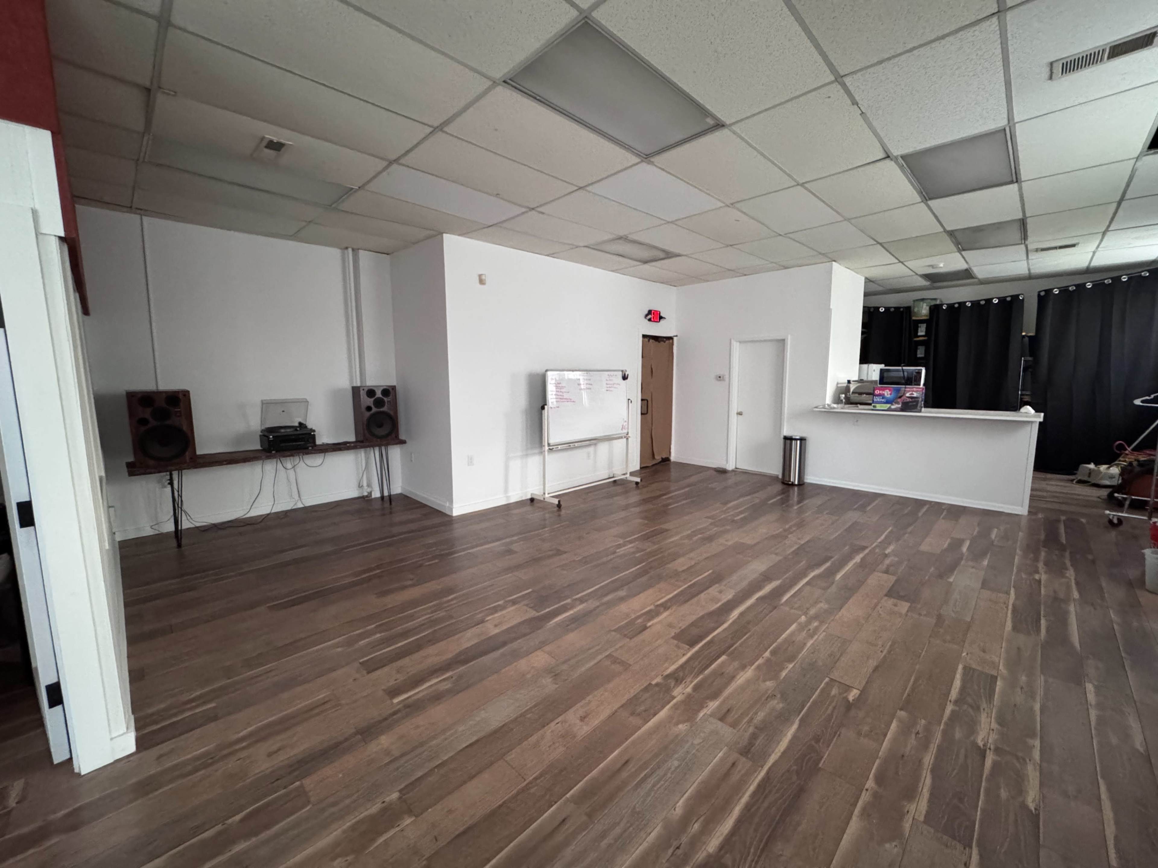 Sunny Modern Minimalist Production Studio Loft Image in Central Ward, Newark, NJ