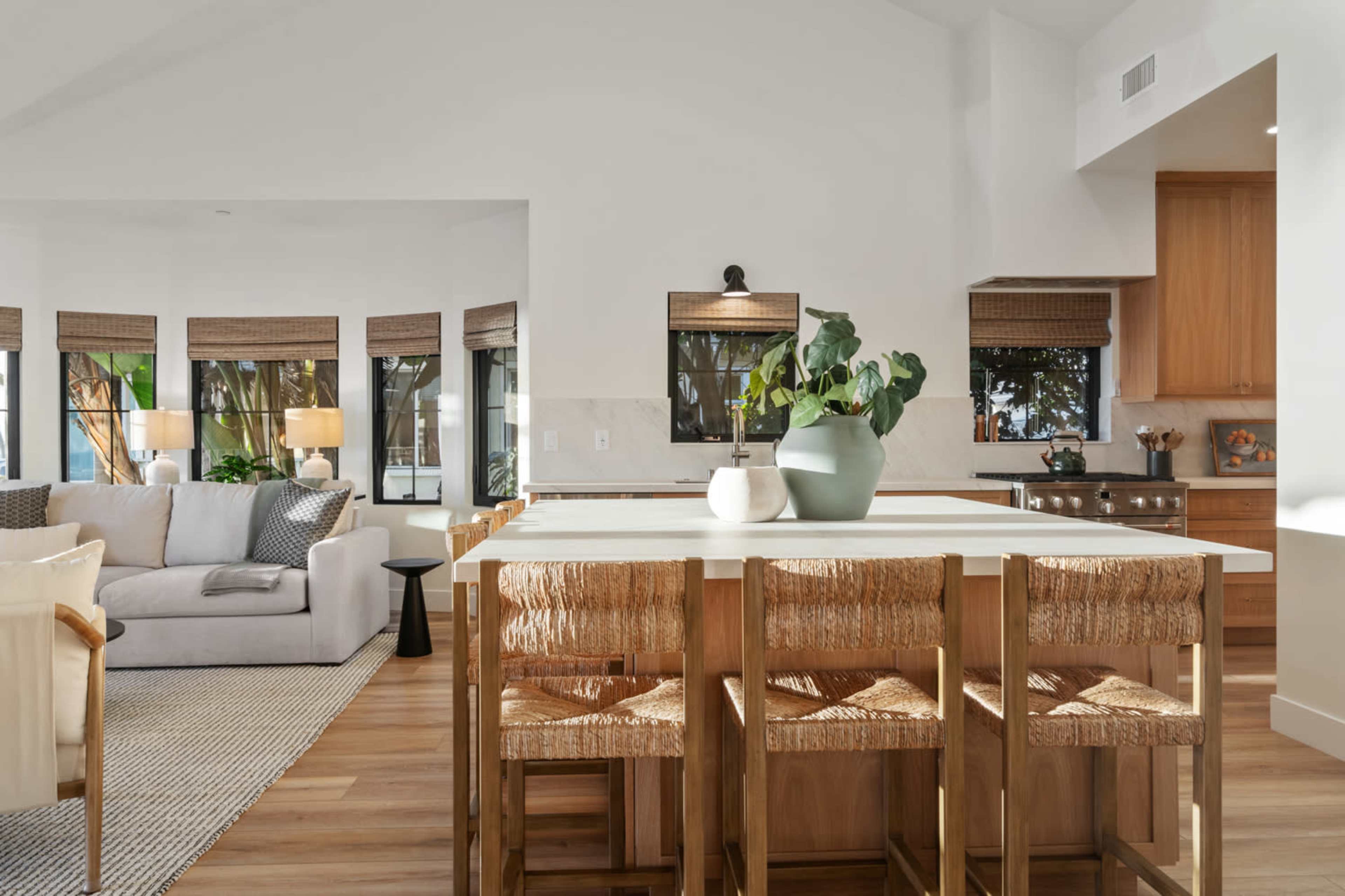 Pacific Paradise - Waves in View Image in Townsite, Oceanside, CA