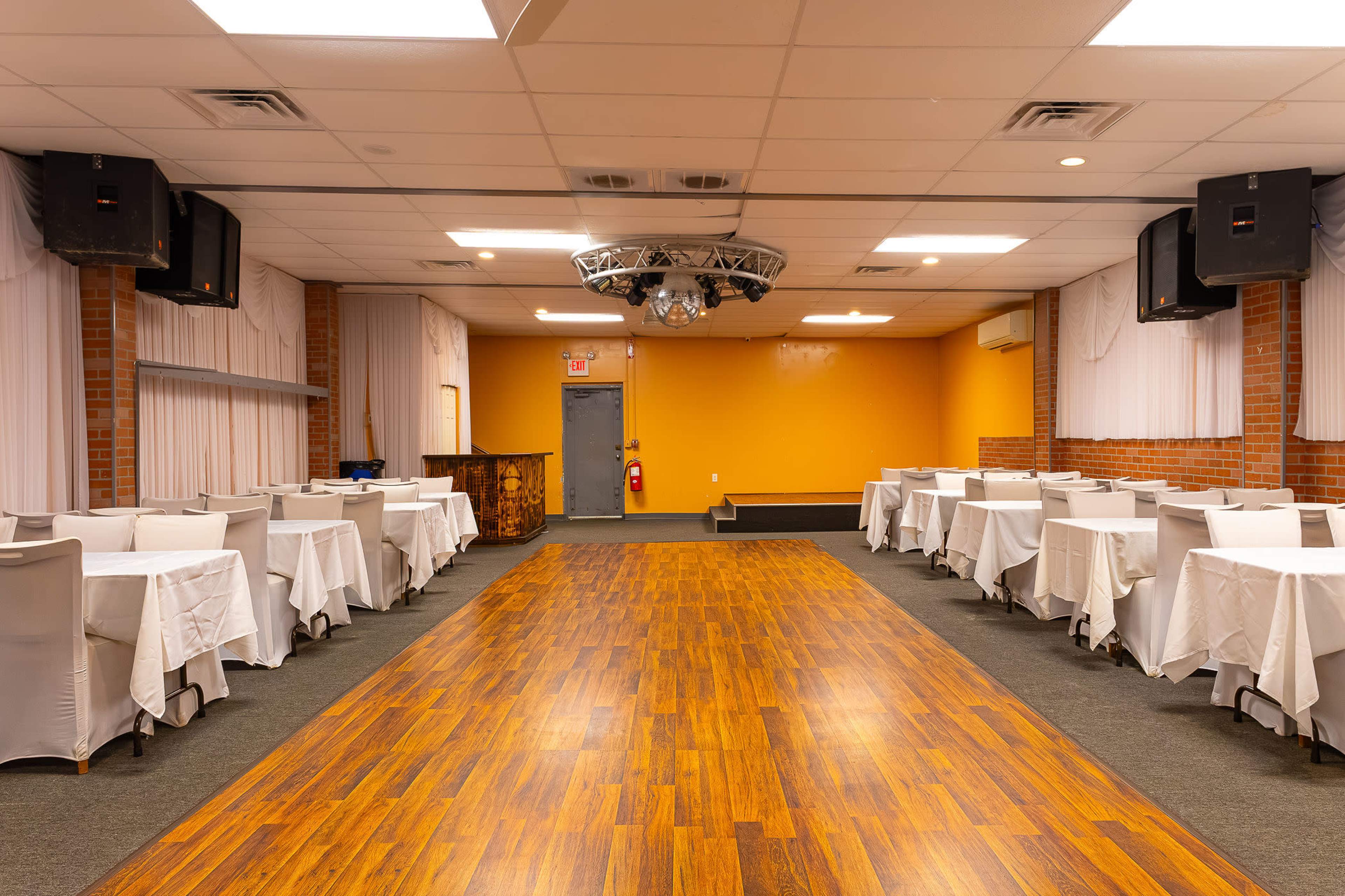 Spacious Rustic Banquet Hall in Croydon Ideal for Celebrations Image in Bristol Township, Croydon, PA