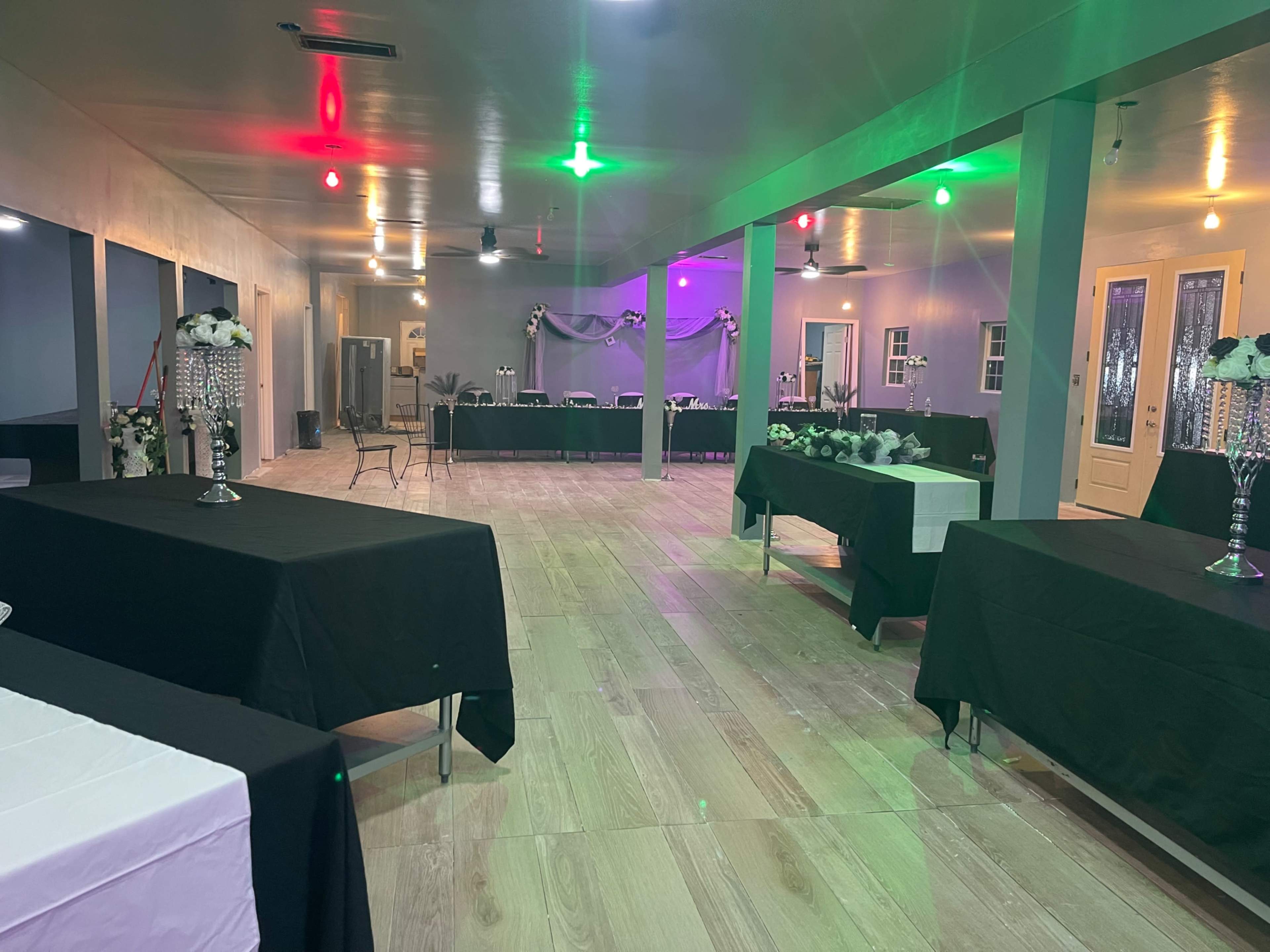 Nature’s beauty, city’s convenience! Indoor-Outdoor Venue! Image in Montgomery, Montgomery, AL