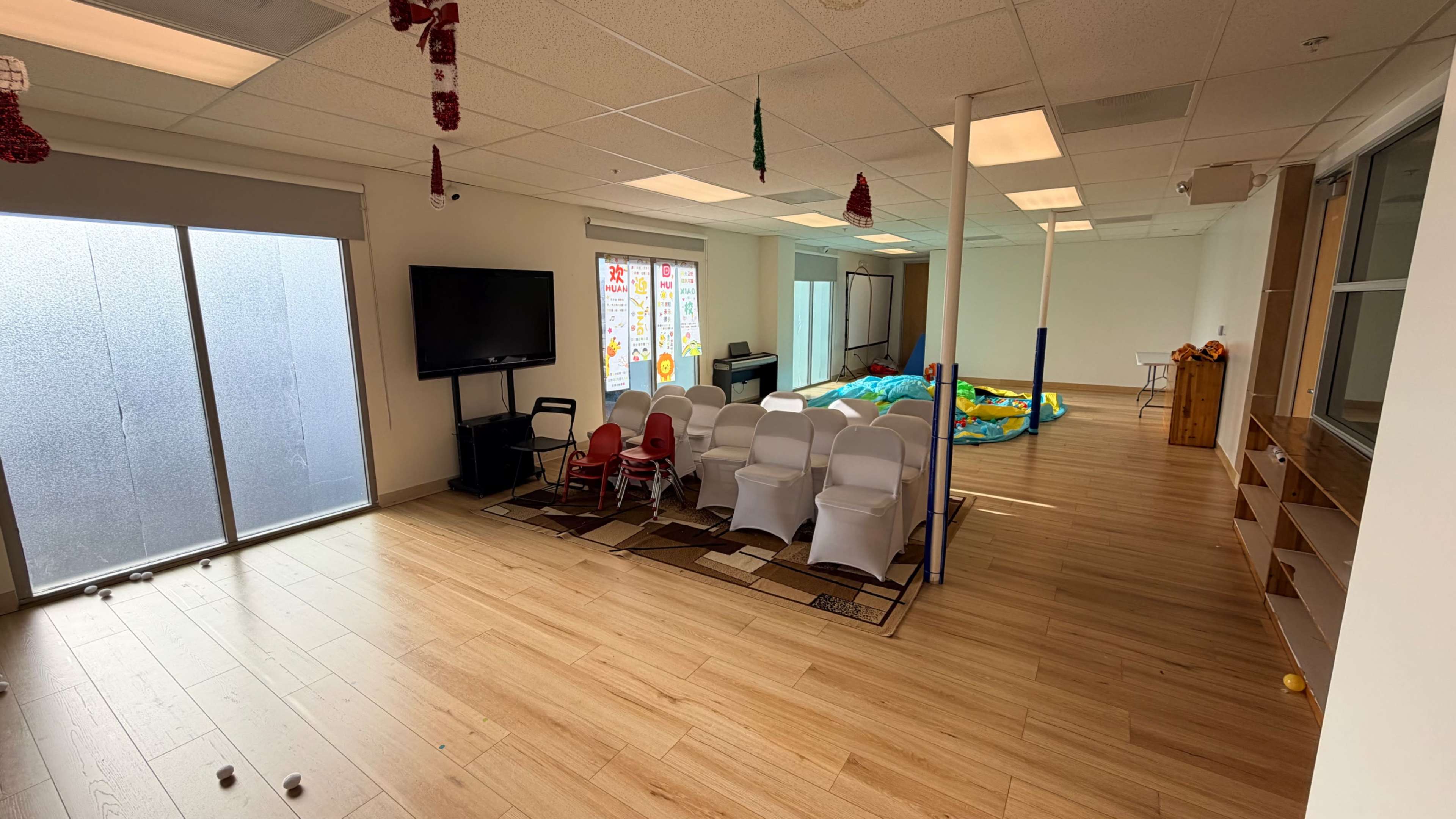Bright Multi-Purpose Studio with Floor-to-Ceiling Windows Image in East San Mateo, Belmont, CA