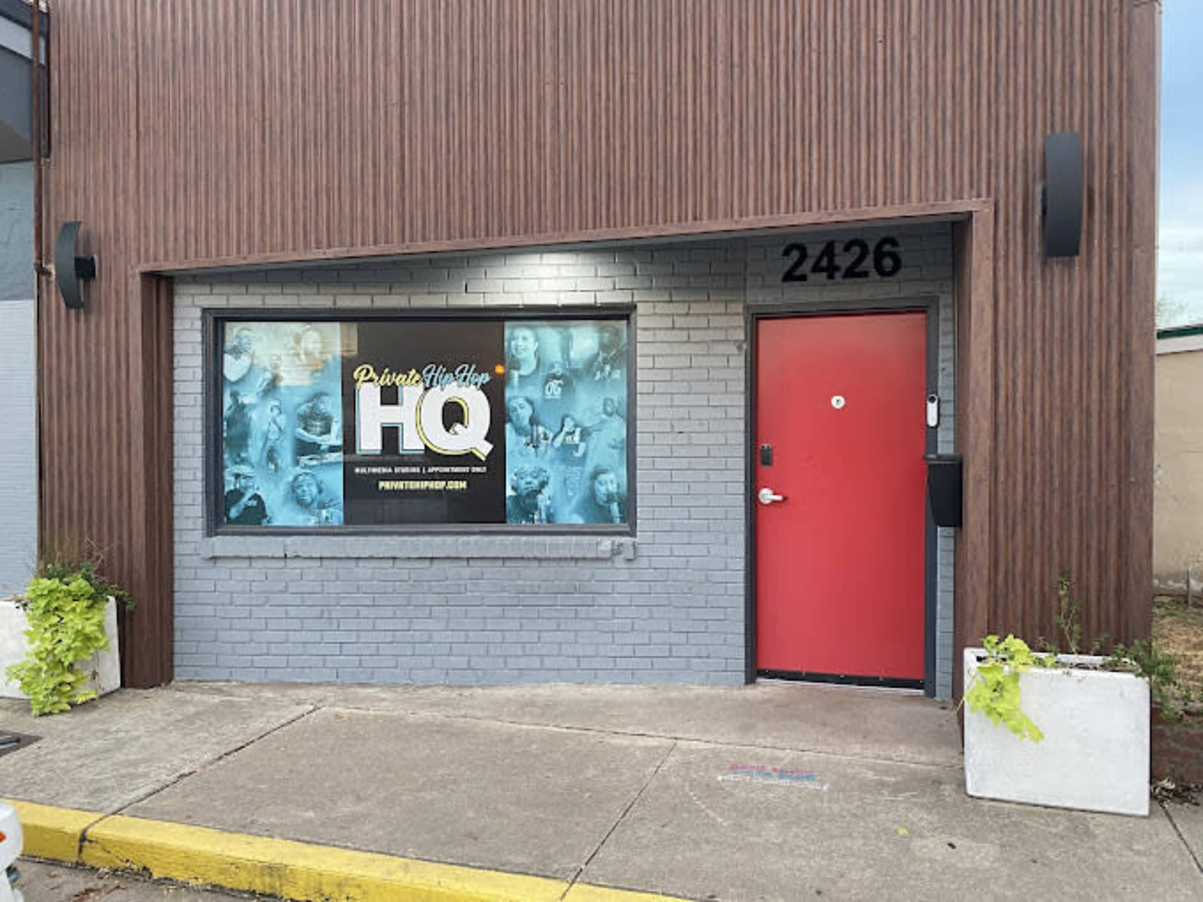 Intimate Studio Space Downtown Adjacent Image in Austin Ave., Waco, TX