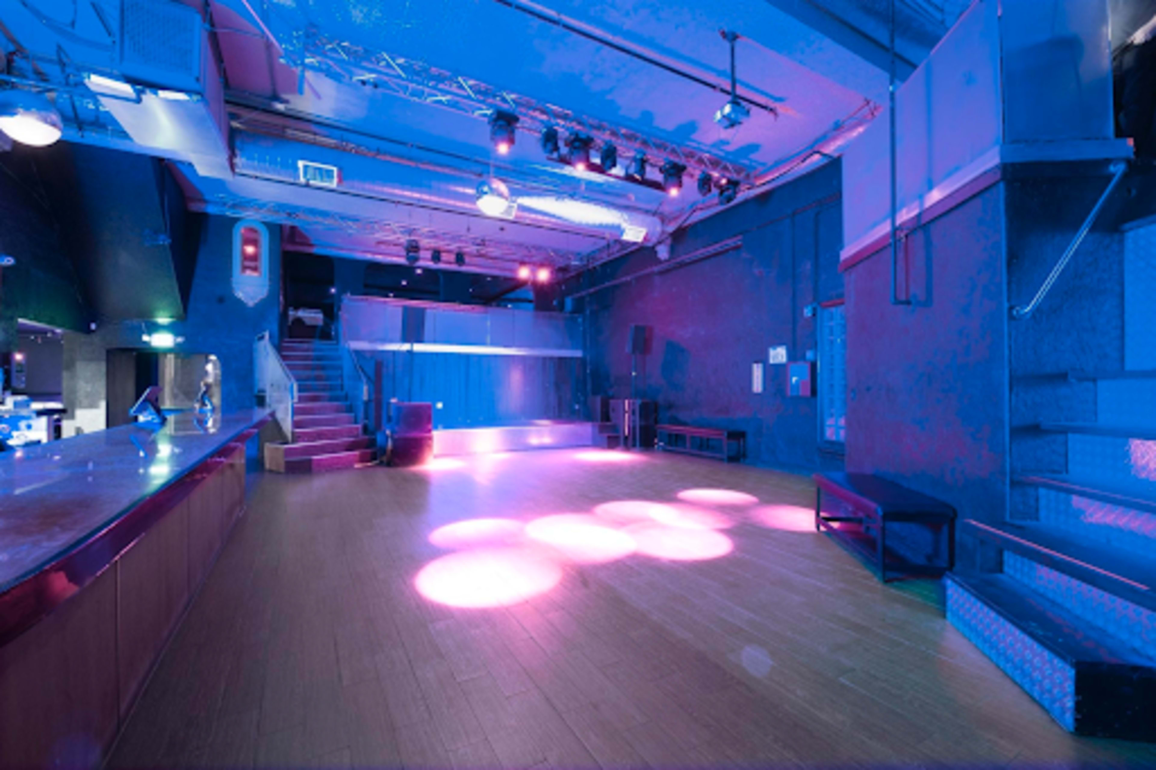 Catch One - Jewels Room Image in Arlington Heights, Los Angeles, CA