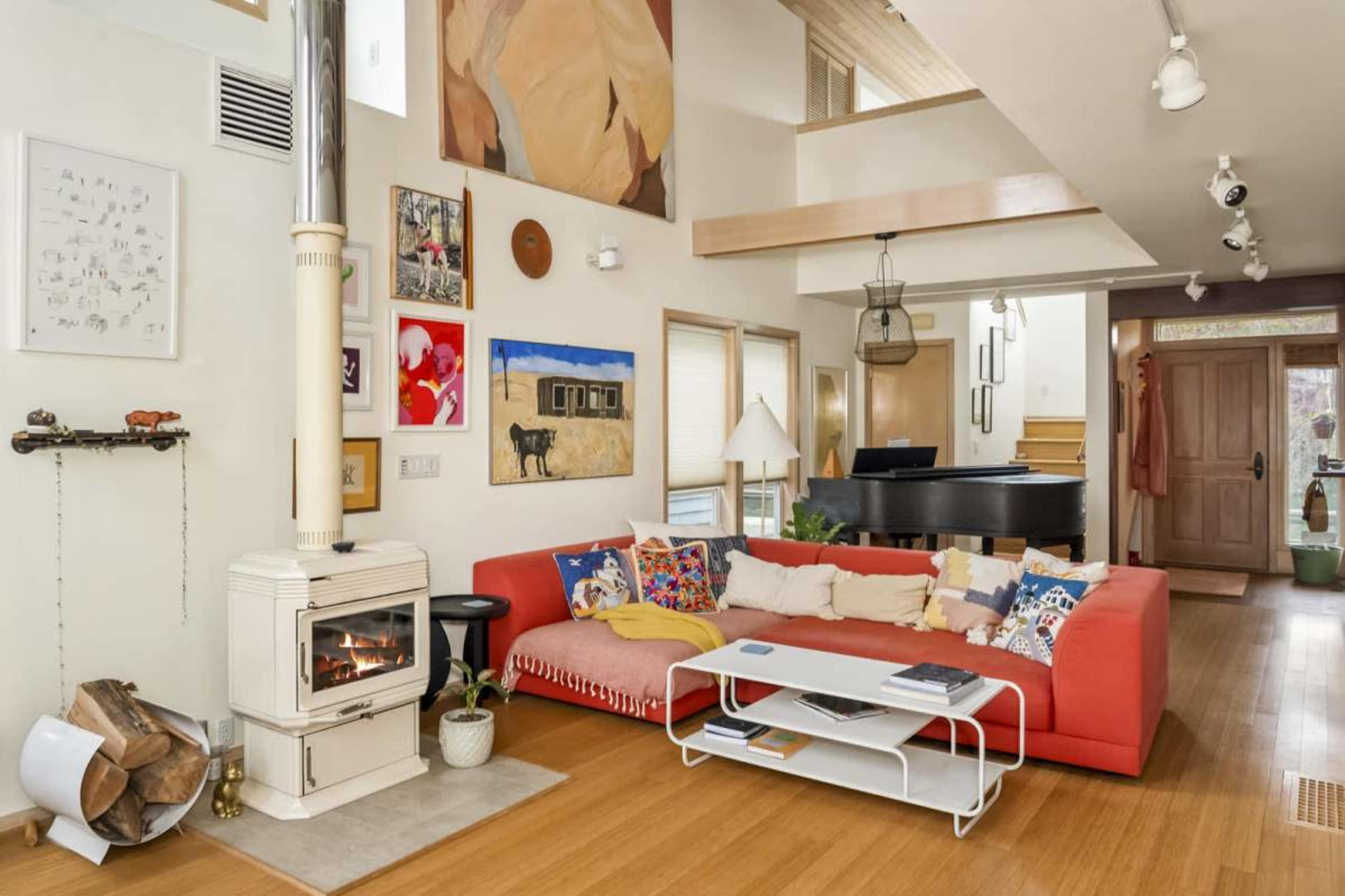 Dreamy Sauvie Island Floating Artist Retreat Image in , Portland, OR