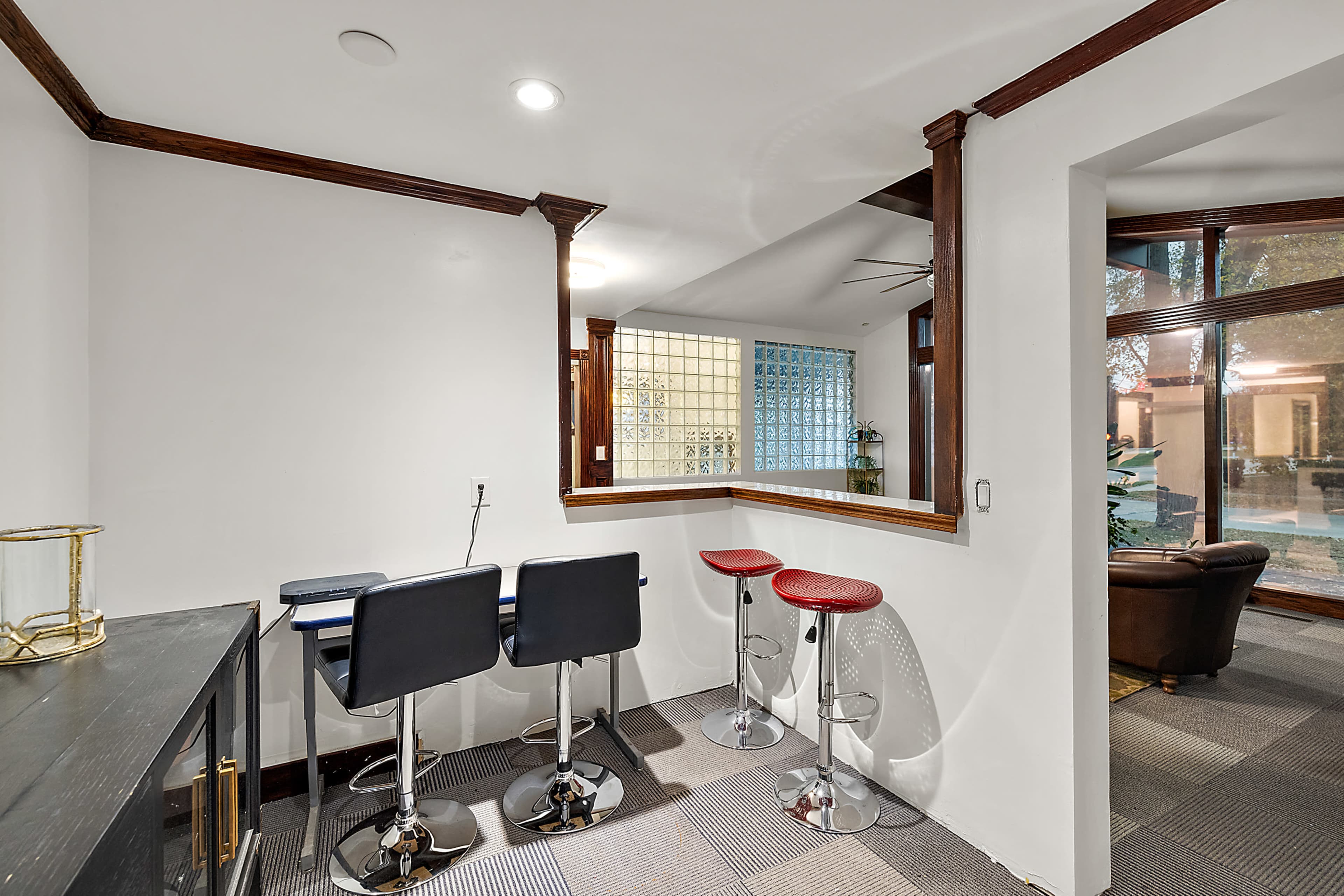Updated private wellness suite w/full bathroom Image in Pontiac, Pontiac, MI