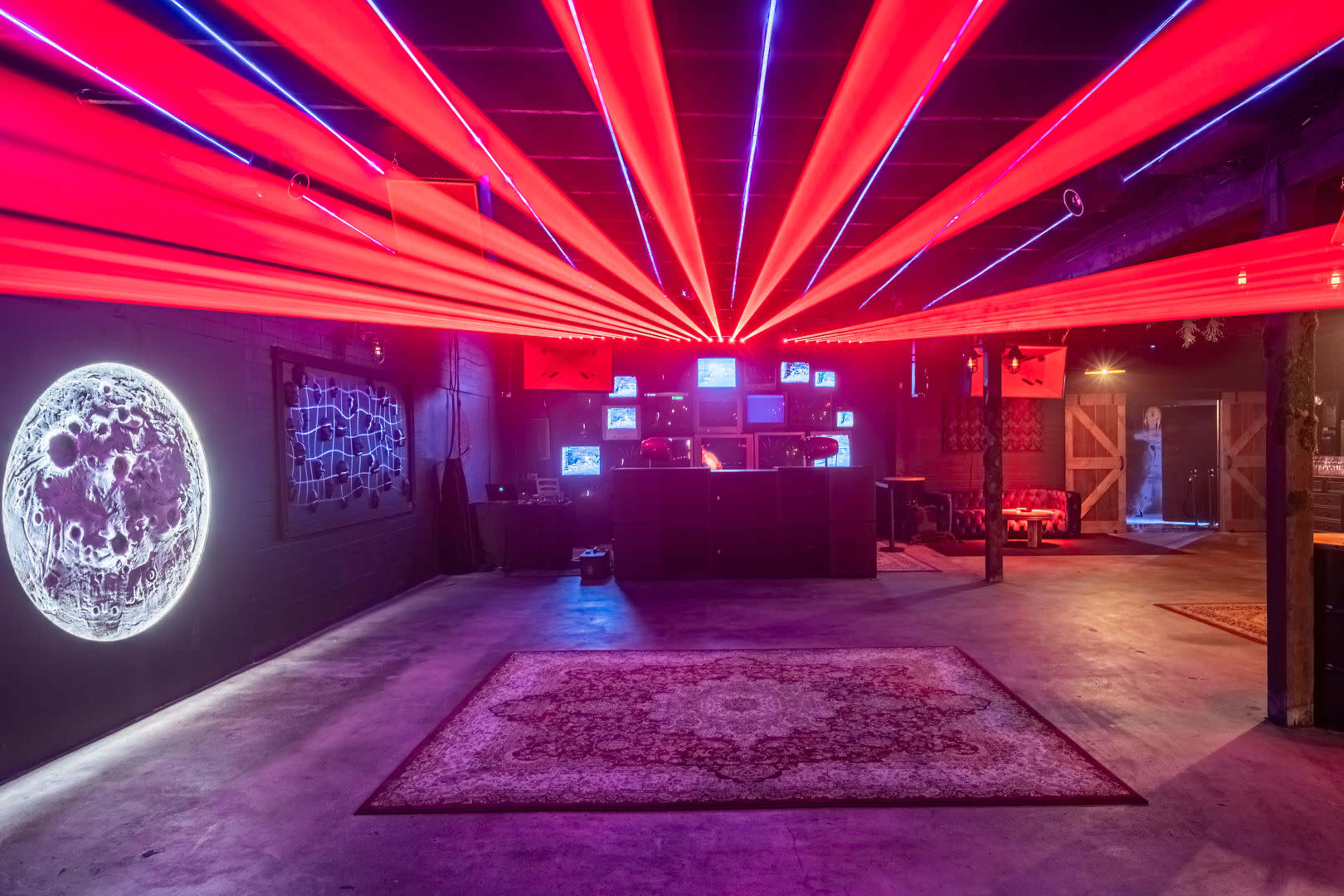 Night Club w/ Bar, Sound system, Lighting, Outdoor, Patio Image in Sun Valley, North Hollywood, CA